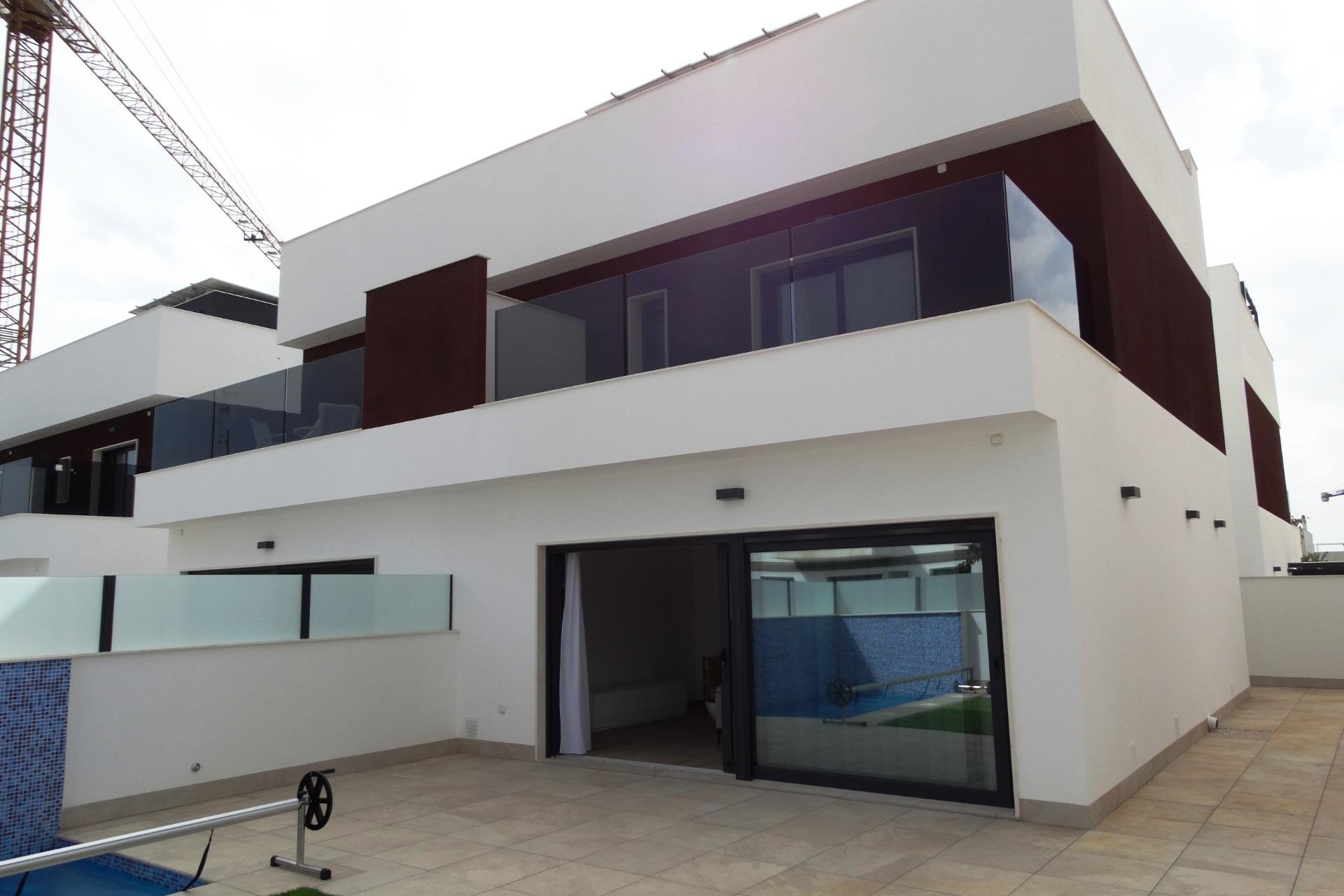 Semi-Detached New Build Villas in Santiago de la Ribera