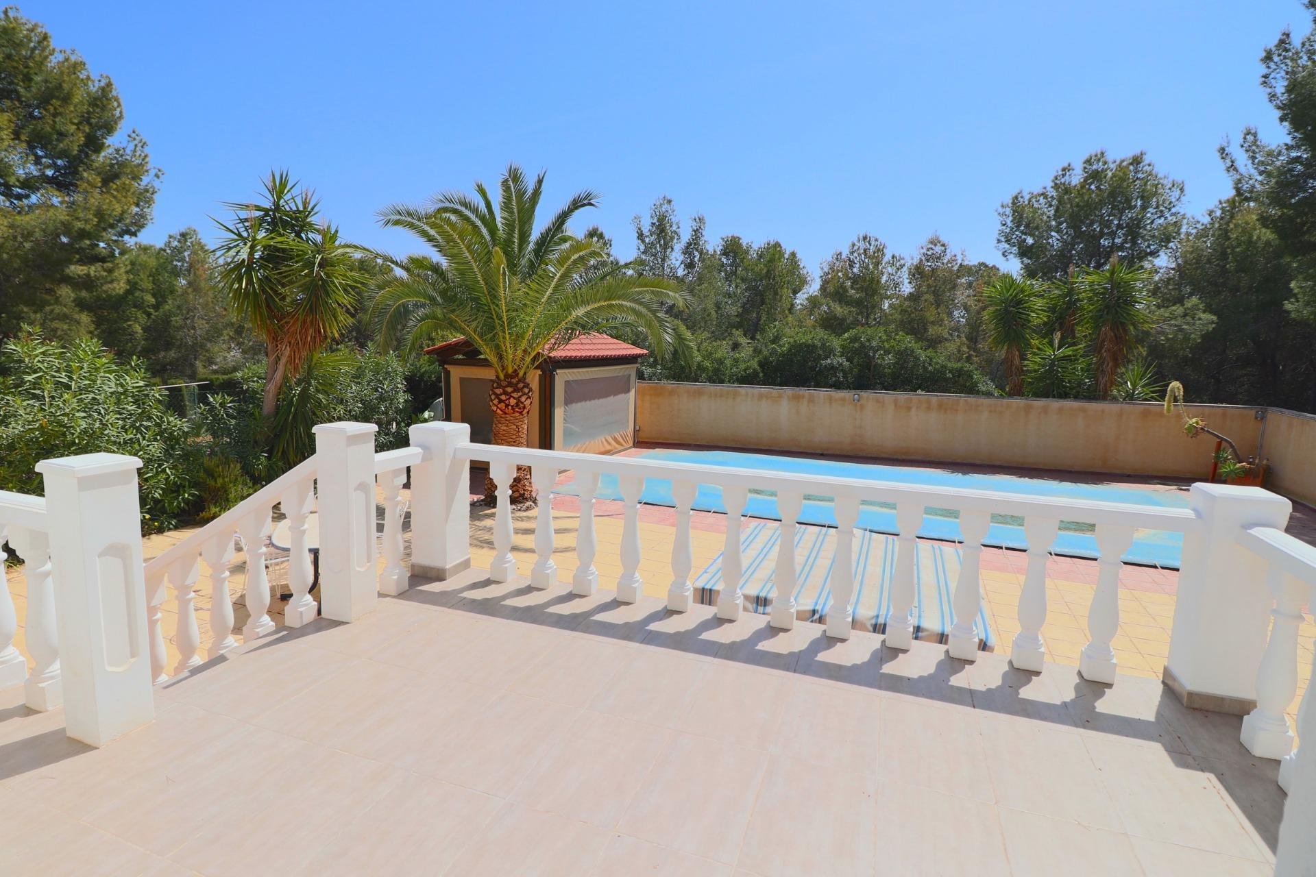 ﻿Single-story villa with a private pool and double garage in La Nucía, near Benidorm