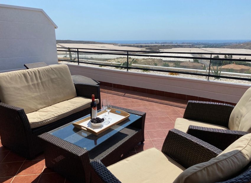 Spacious 2-bedroom apartment with a large terrace and pool in Mutxamel, Costa Blanca