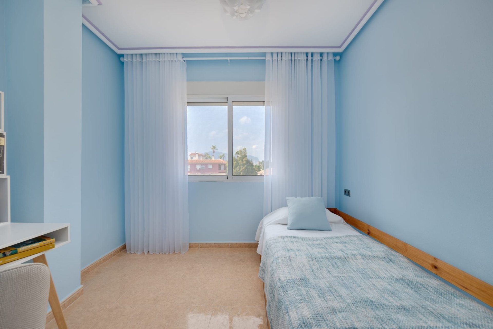 Spacious 3-bedroom apartment in downtown Jacarilla with a balcony and elevator