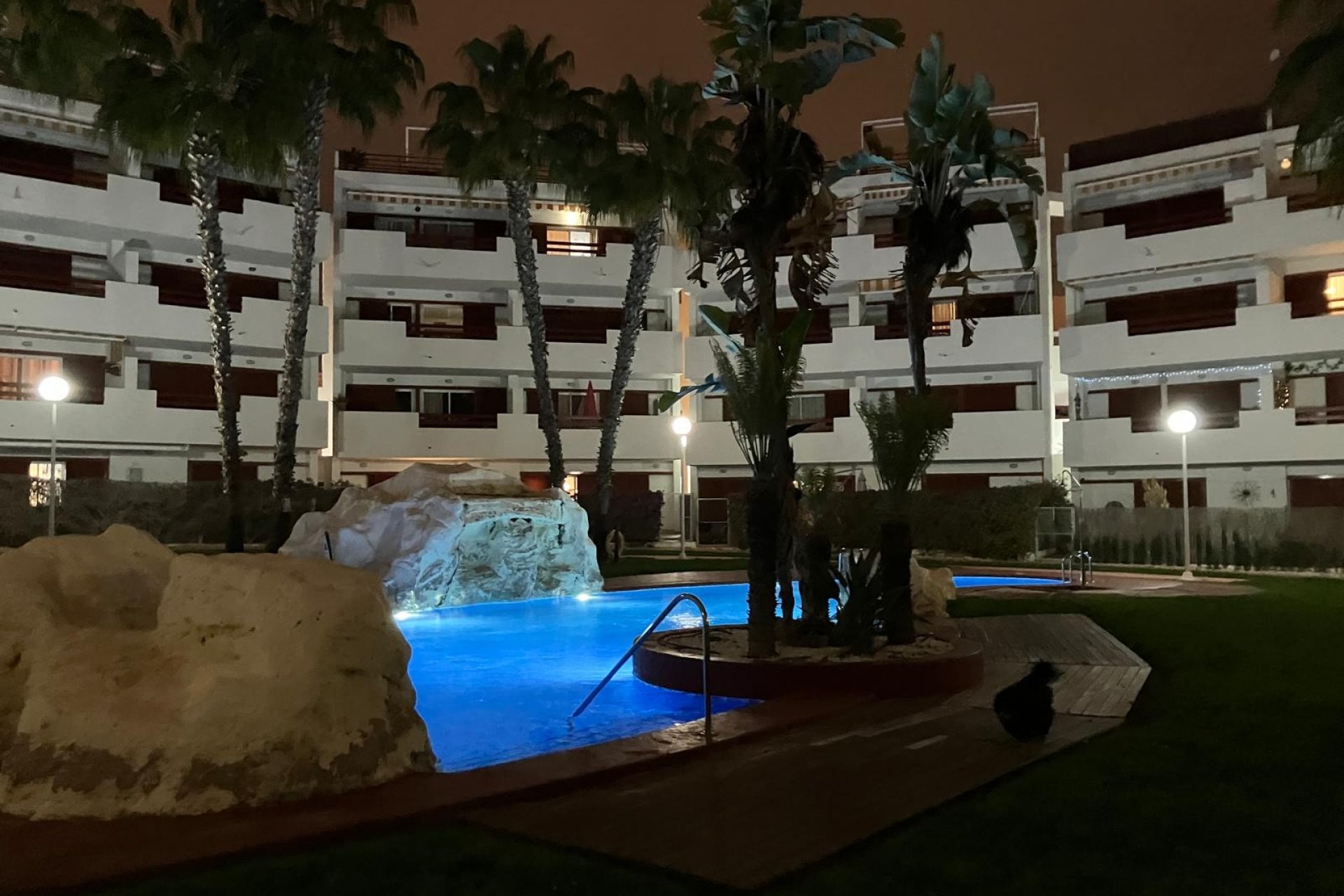 Spacious 3-bedroom apartment in Orihuela with a pool