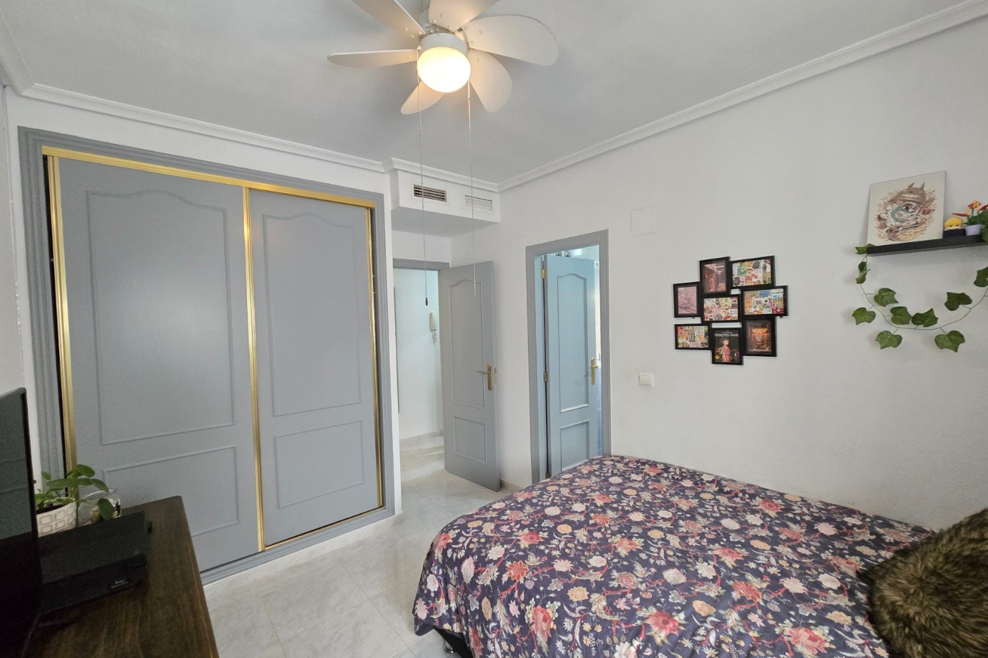 Spacious 3-bedroom apartment with a pool in the heart of Los Montesinos