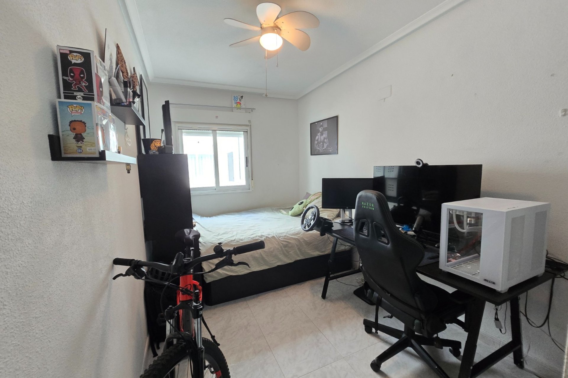 Spacious 3-bedroom apartment with a pool in the heart of Los Montesinos