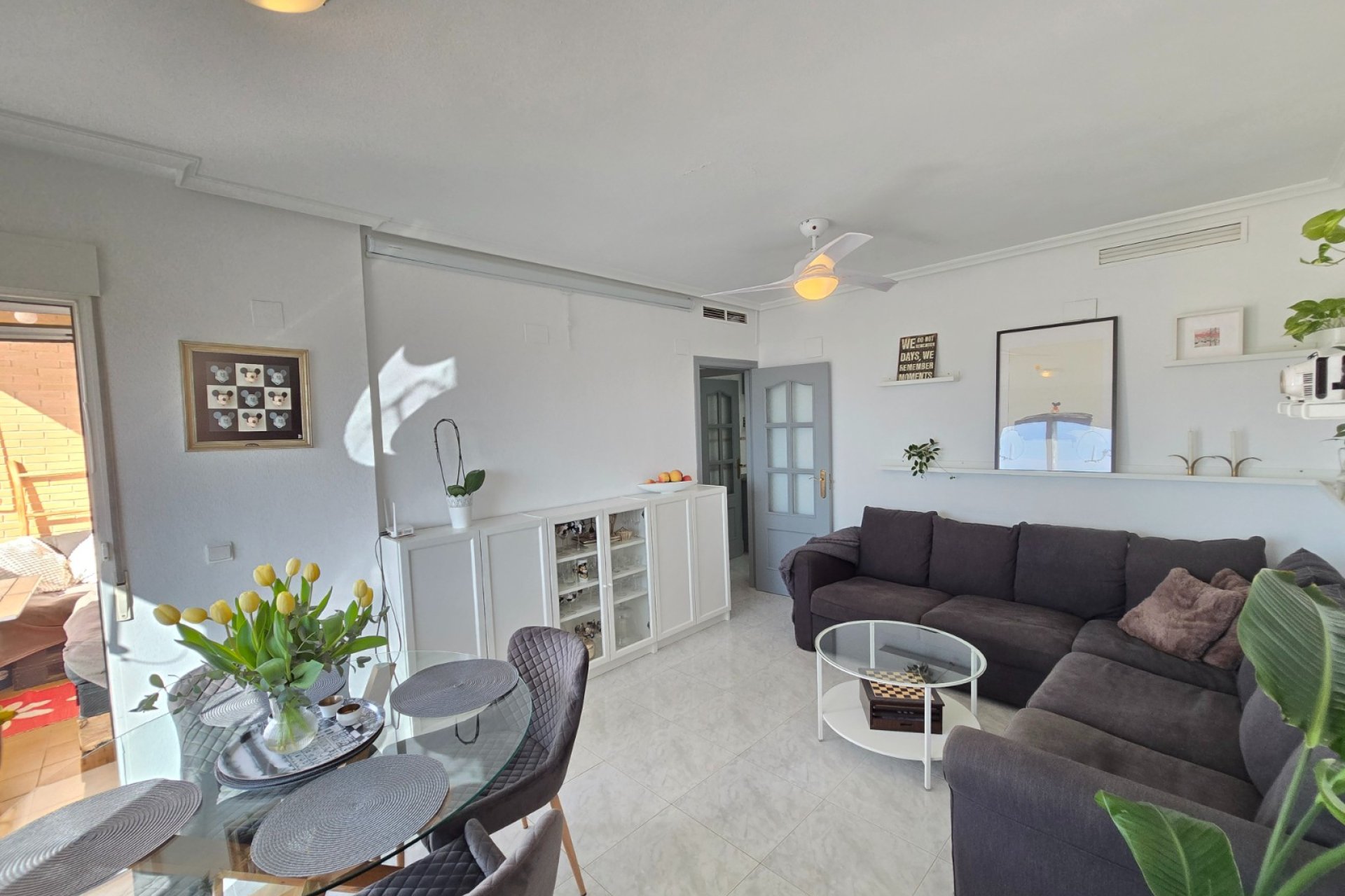 Spacious 3-bedroom apartment with a pool in the heart of Los Montesinos