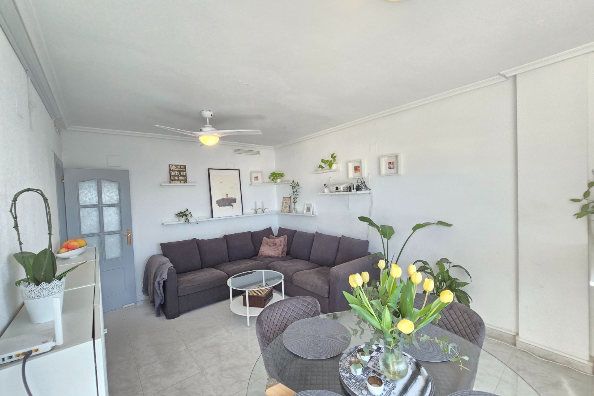 Spacious 3-bedroom apartment with a pool in the heart of Los Montesinos