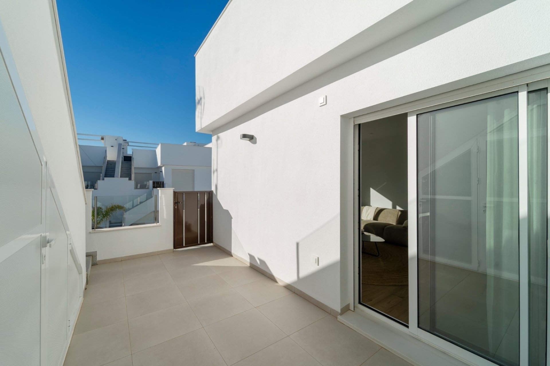 Spacious 3-bedroom apartment with a pool in the heart of Los Montesinos