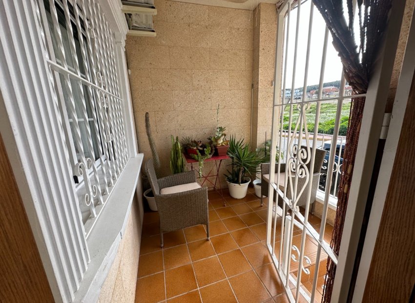 Spacious 3-bedroom townhouse in Bigastro with a garage and panoramic views