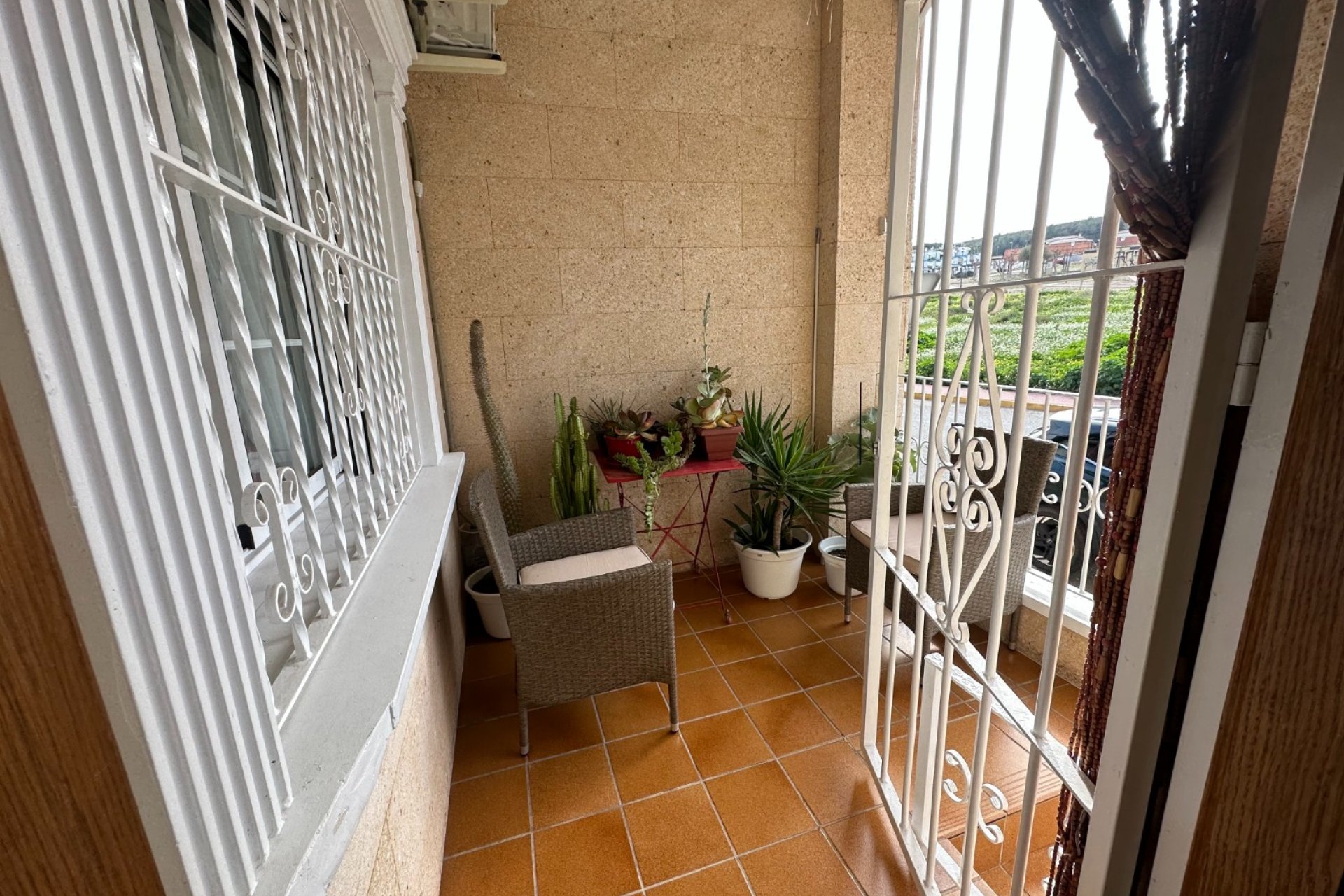 Spacious 3-bedroom townhouse in Bigastro with a garage and panoramic views