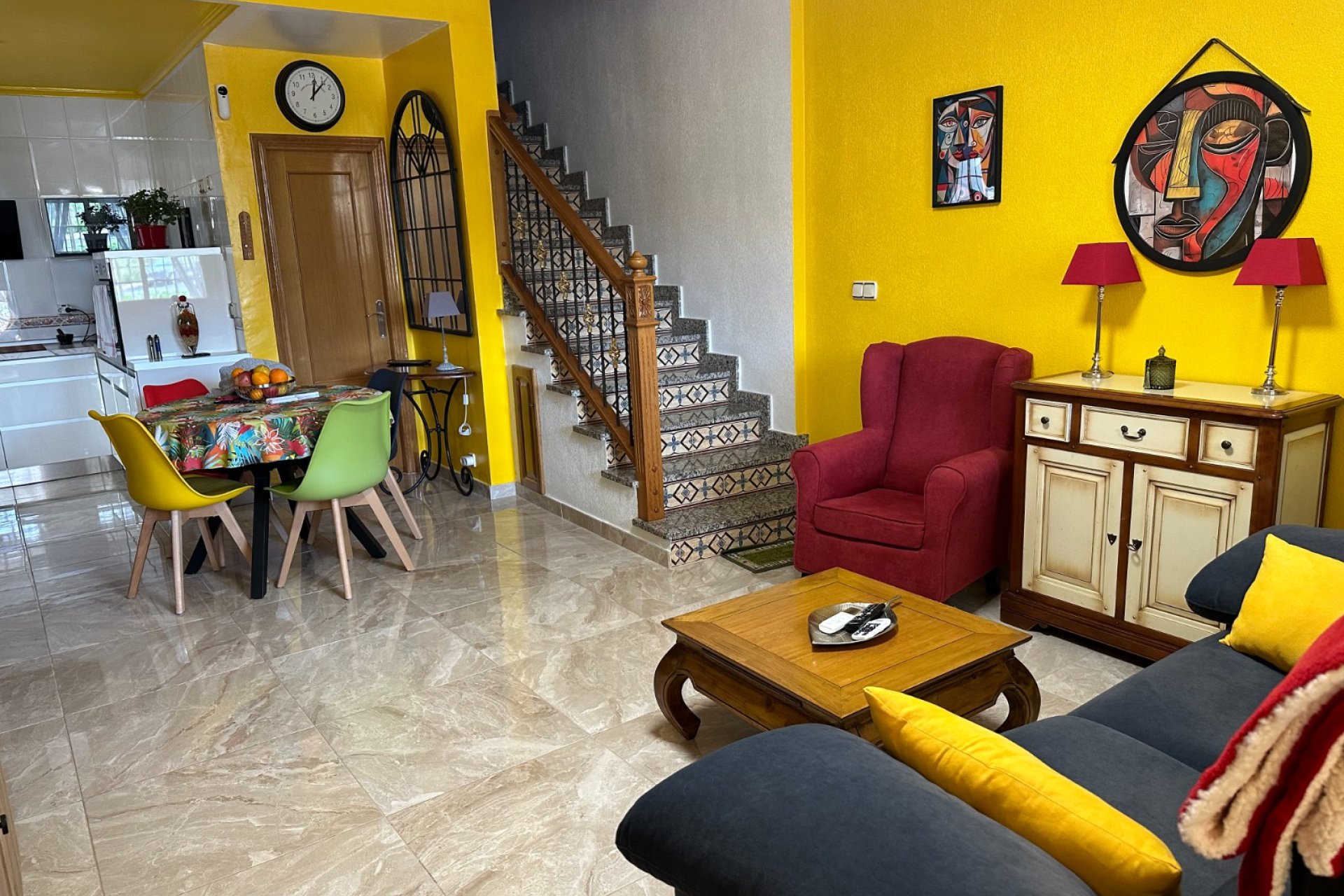 Spacious 3-bedroom townhouse in Bigastro with a garage and panoramic views