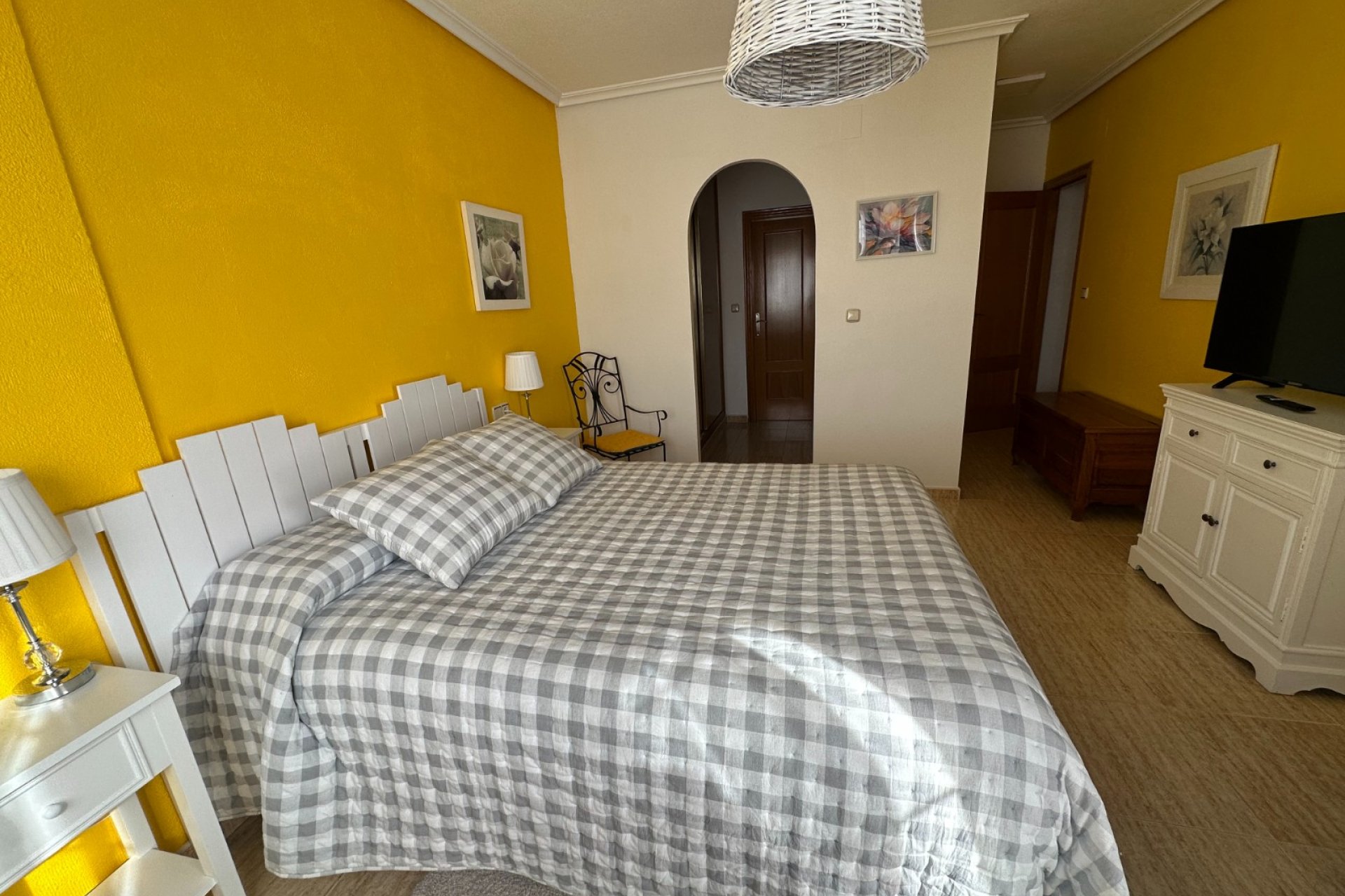 Spacious 3-bedroom townhouse in Bigastro with a garage and panoramic views