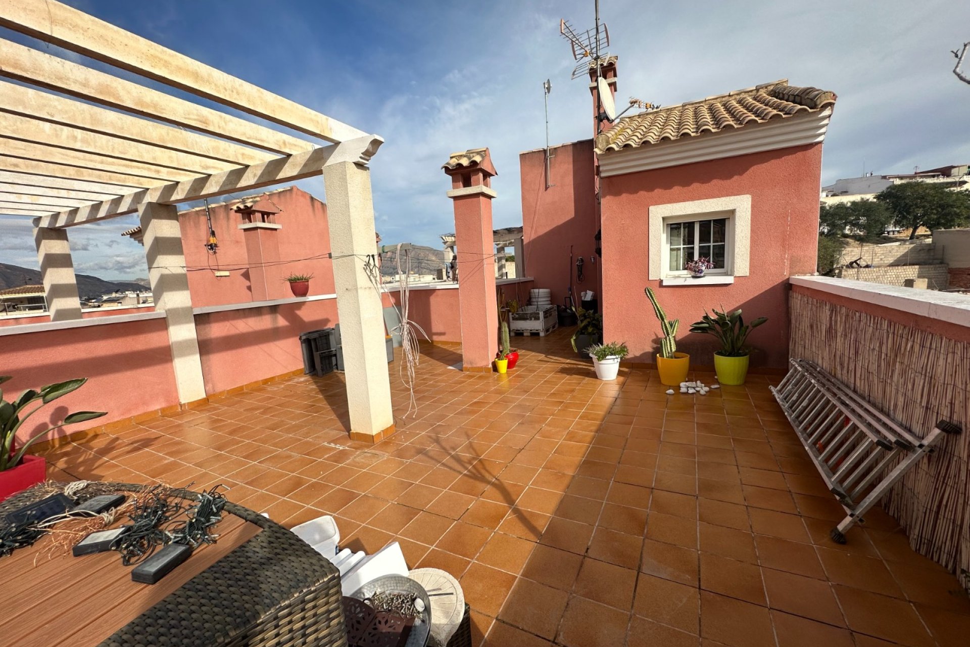 Spacious 3-bedroom townhouse in Bigastro with a garage and panoramic views