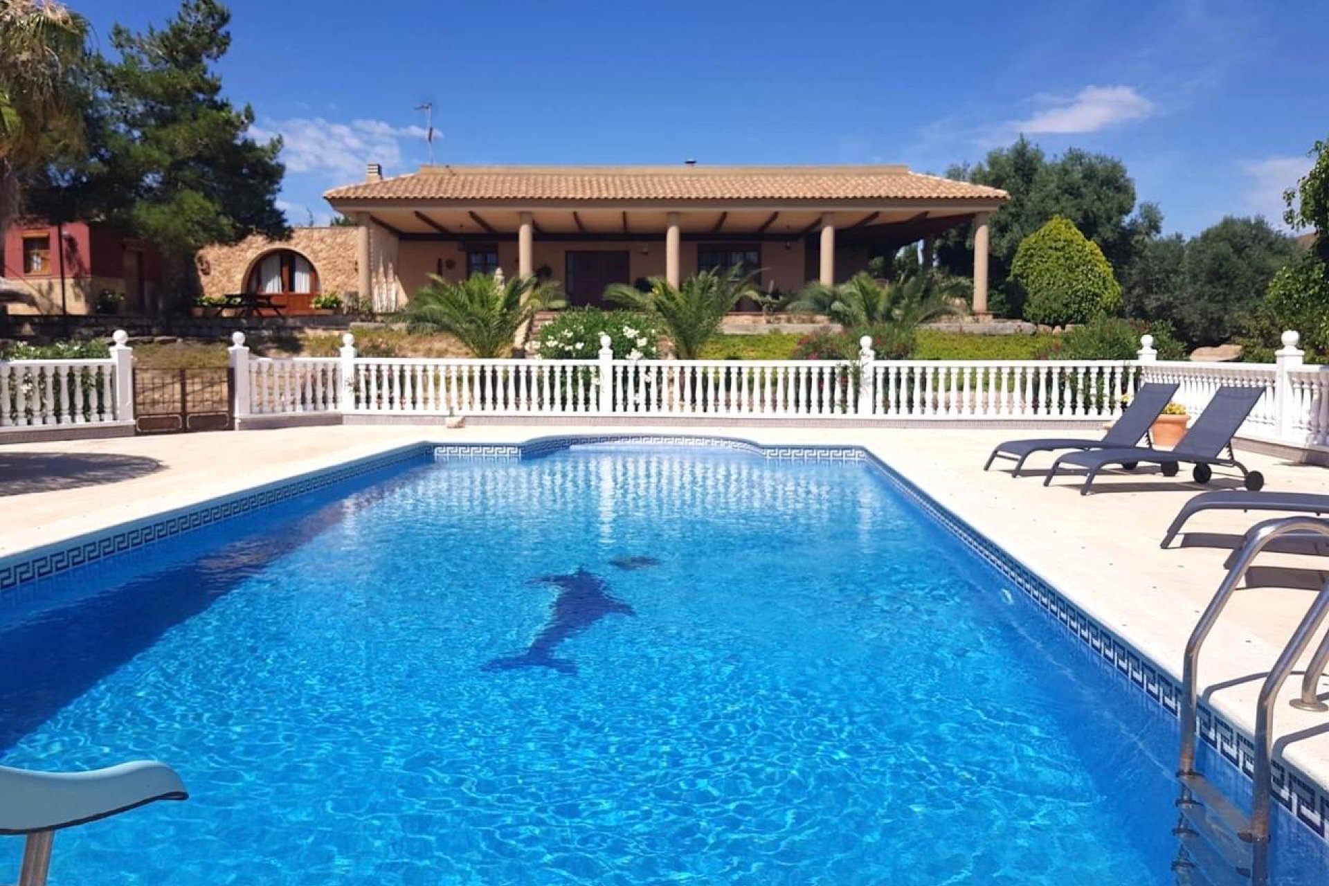 ﻿Spacious 4-bed finca with private pool and mountain views in El Esparragal