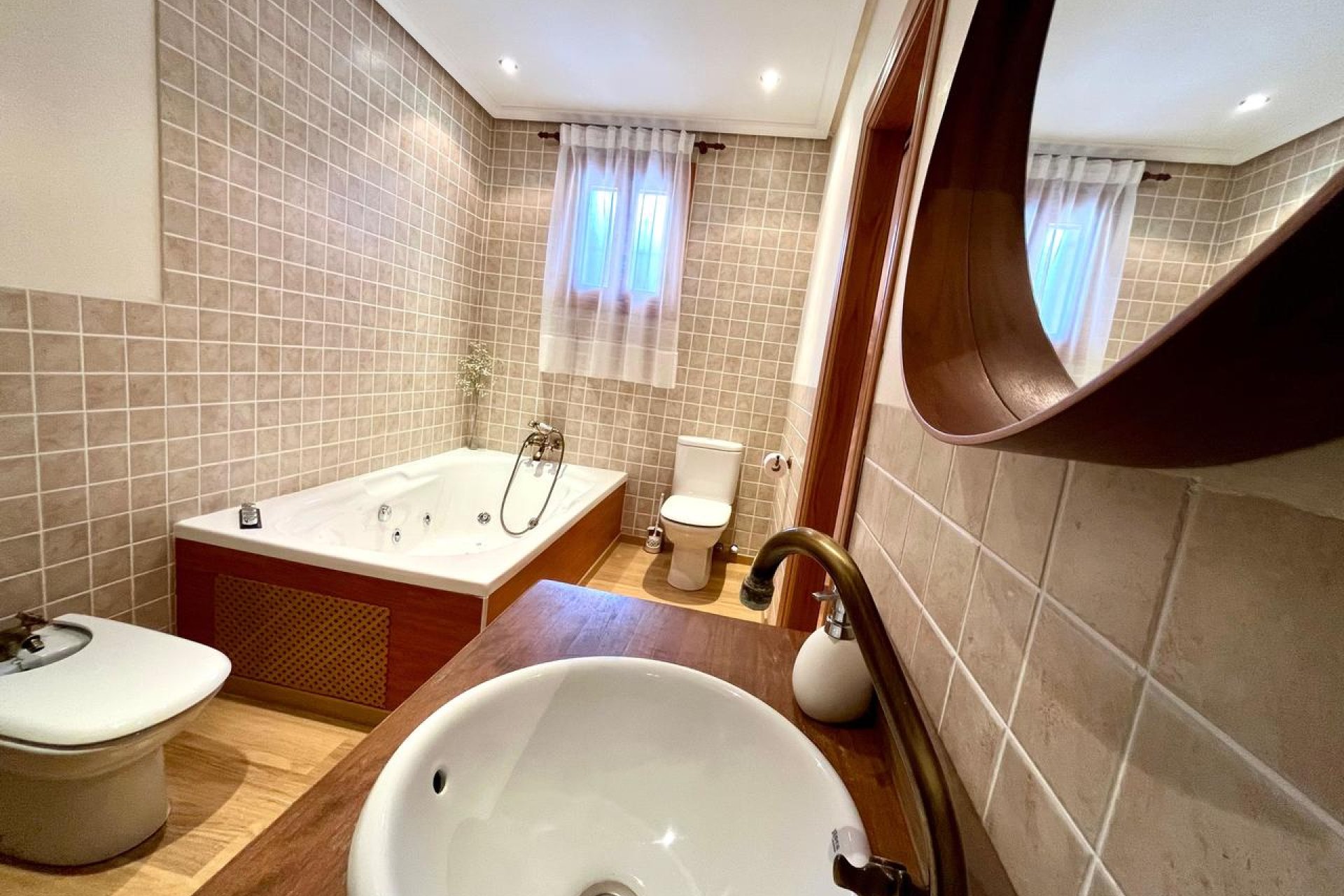 ﻿Spacious 4-bed finca with private pool and mountain views in El Esparragal