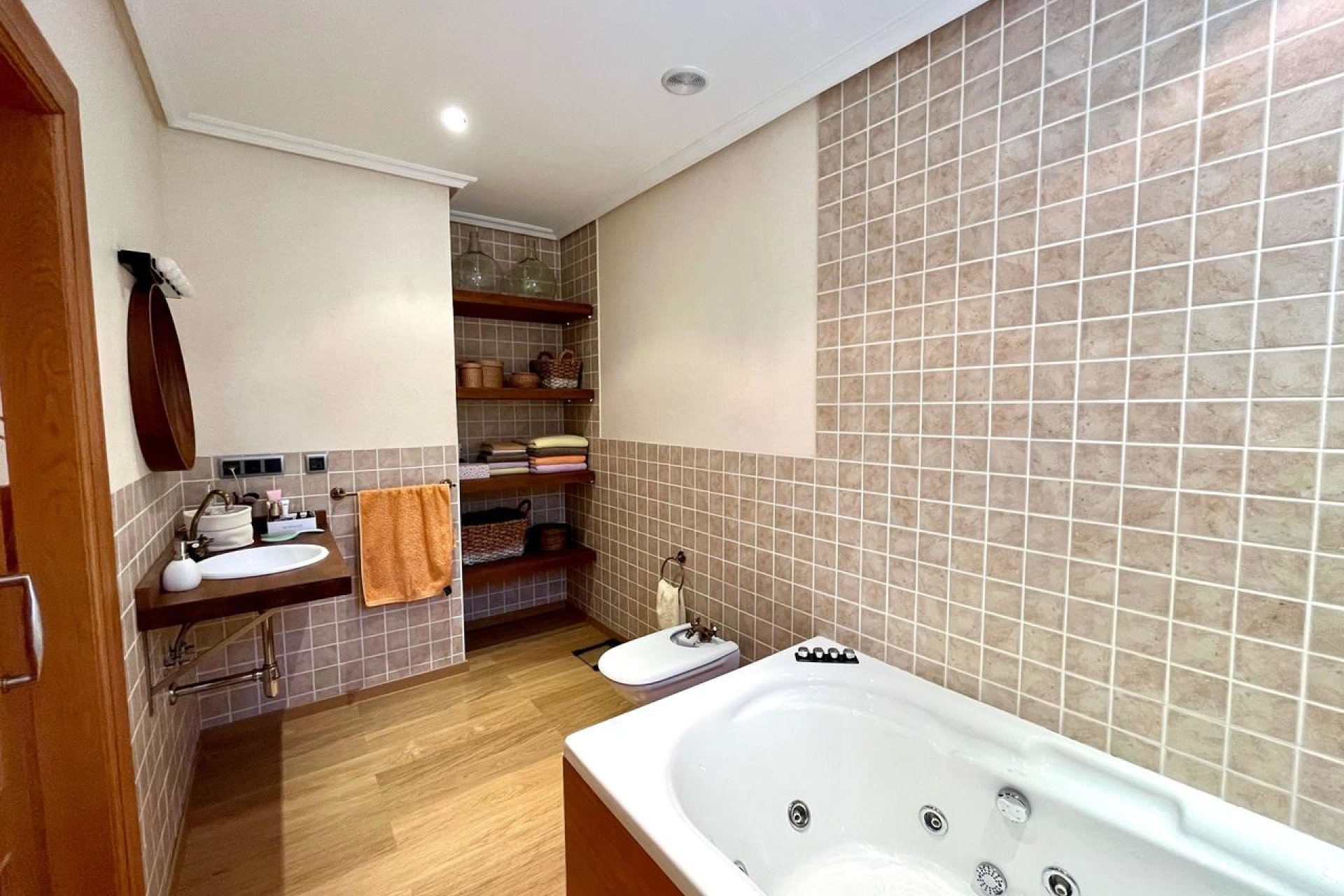 ﻿Spacious 4-bed finca with private pool and mountain views in El Esparragal