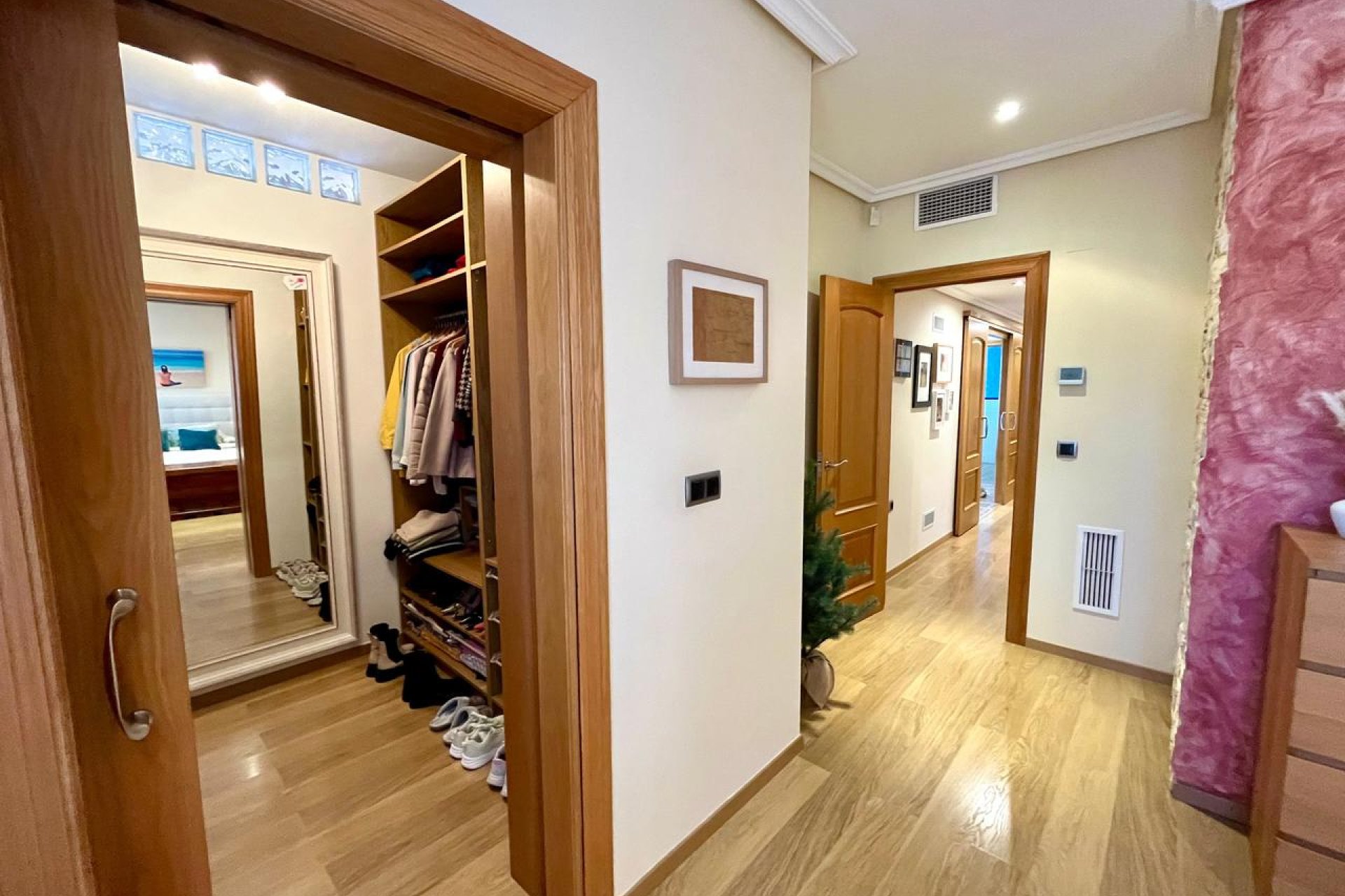 ﻿Spacious 4-bed finca with private pool and mountain views in El Esparragal