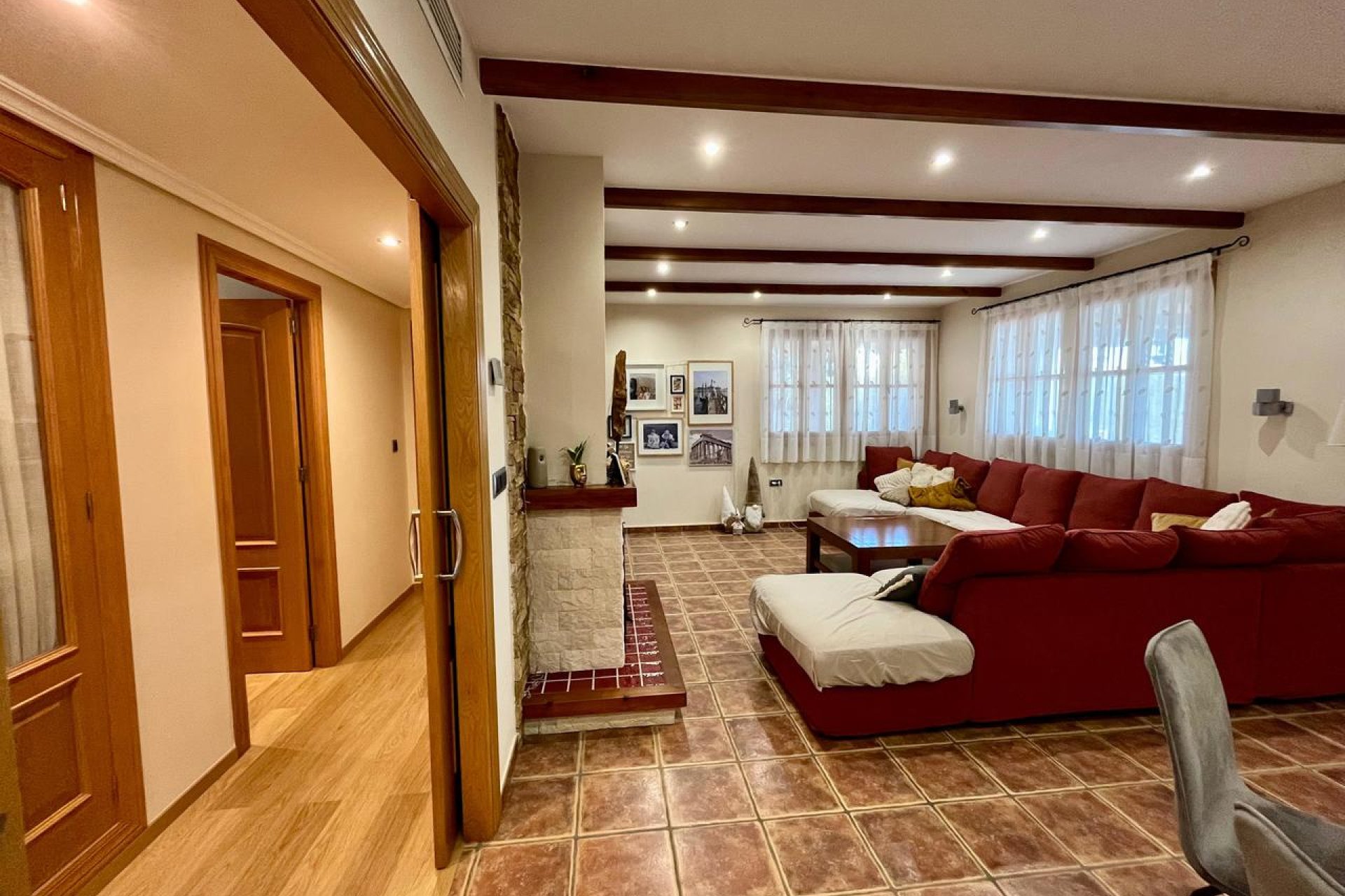 ﻿Spacious 4-bed finca with private pool and mountain views in El Esparragal