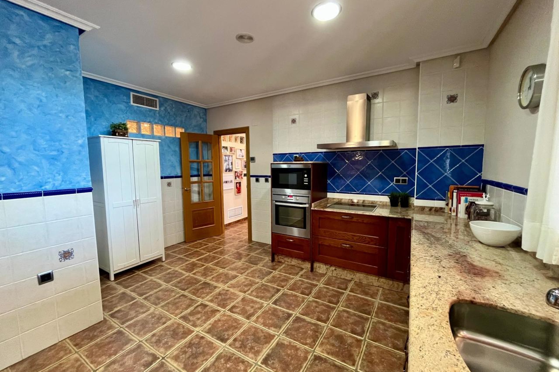 ﻿Spacious 4-bed finca with private pool and mountain views in El Esparragal