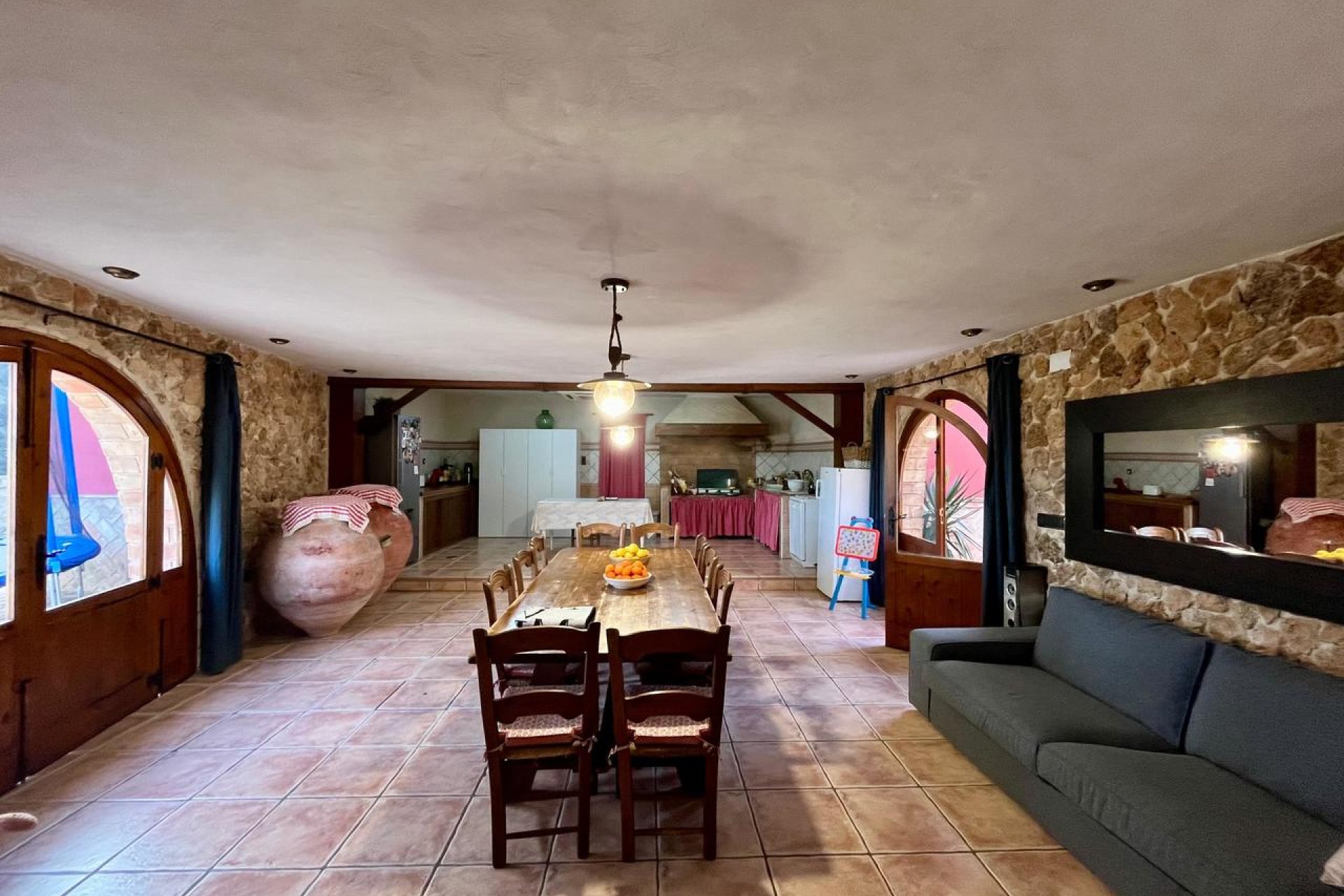﻿Spacious 4-bed finca with private pool and mountain views in El Esparragal
