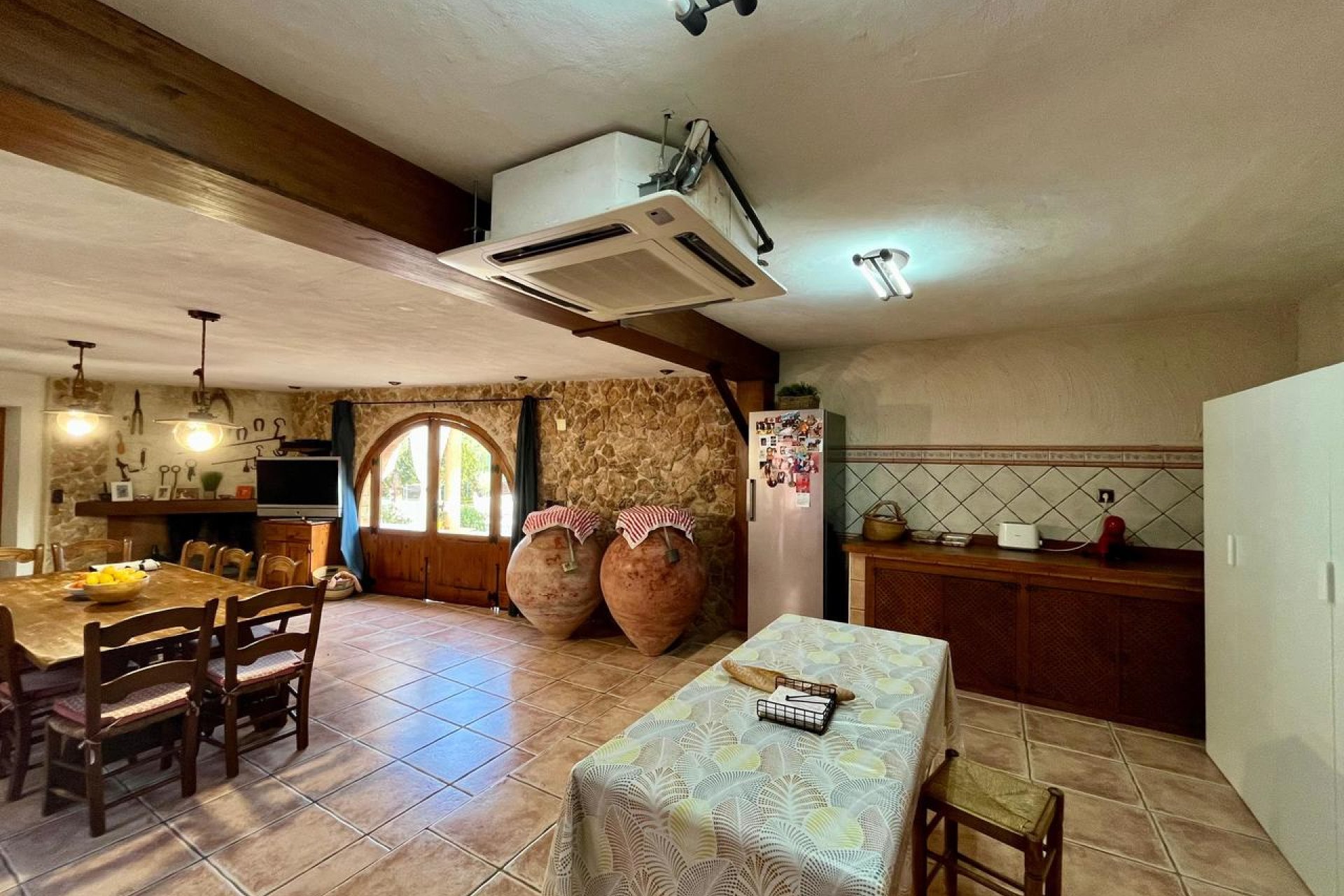 ﻿Spacious 4-bed finca with private pool and mountain views in El Esparragal