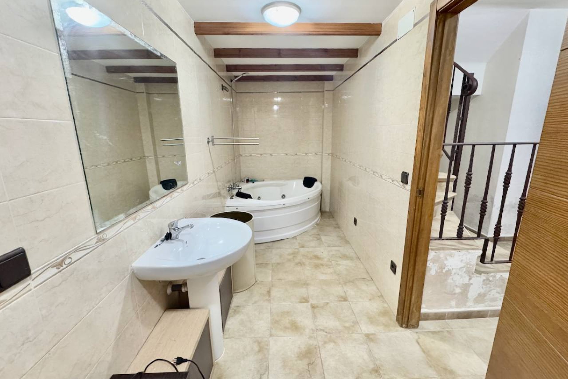 Spacious 4-bedroom townhouse, close to the center of Guardamar and the beach