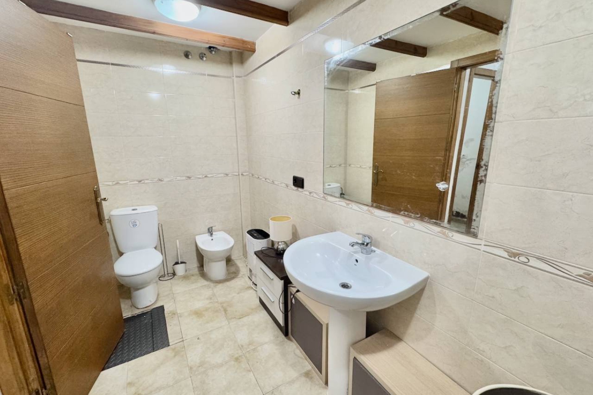 Spacious 4-bedroom townhouse, close to the center of Guardamar and the beach