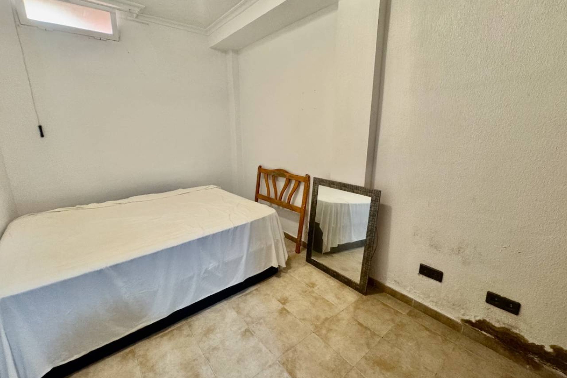 Spacious 4-bedroom townhouse, close to the center of Guardamar and the beach