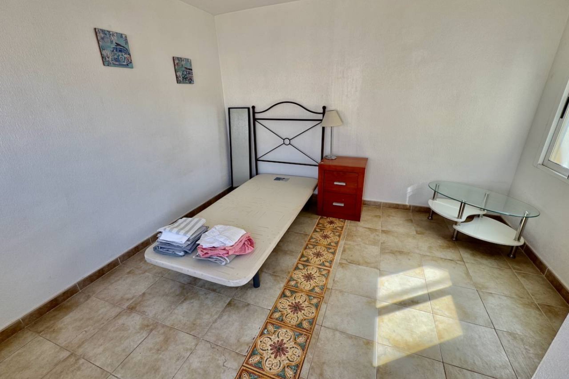 Spacious 4-bedroom townhouse, close to the center of Guardamar and the beach