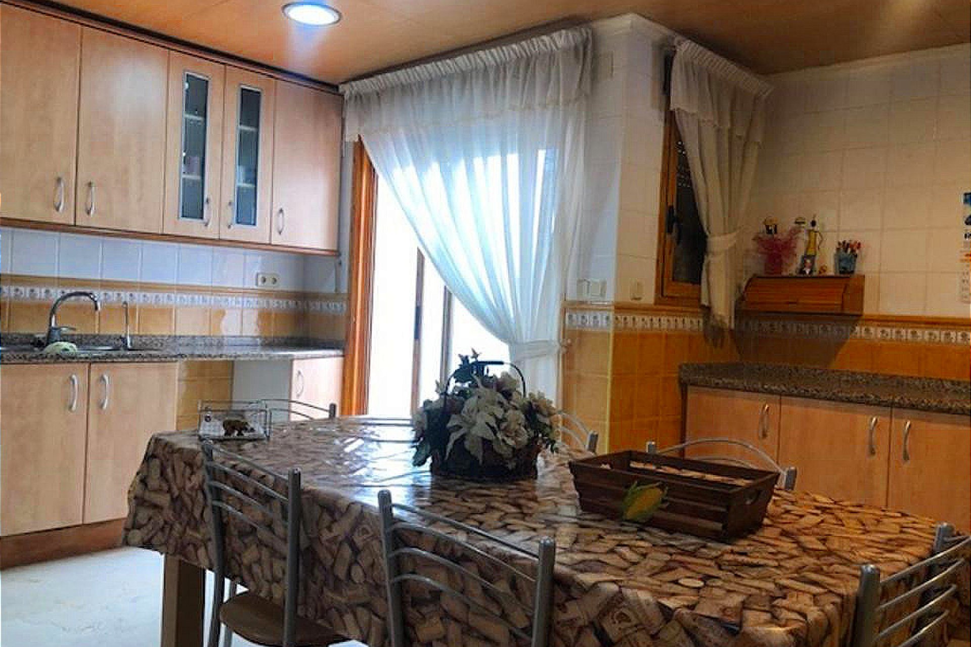 Spacious 4-bedroom townhouse in La Nucia with a terrace and double garage