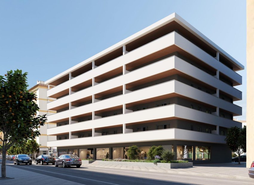 Spacious apartment with private pool and sea views in Fuengirola, Costa del Sol
