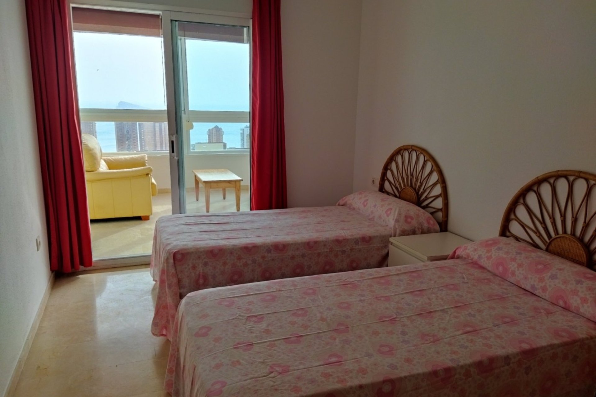 Spacious apartment with sea views and luxury amenities in Benidorm, Rincón de Loix