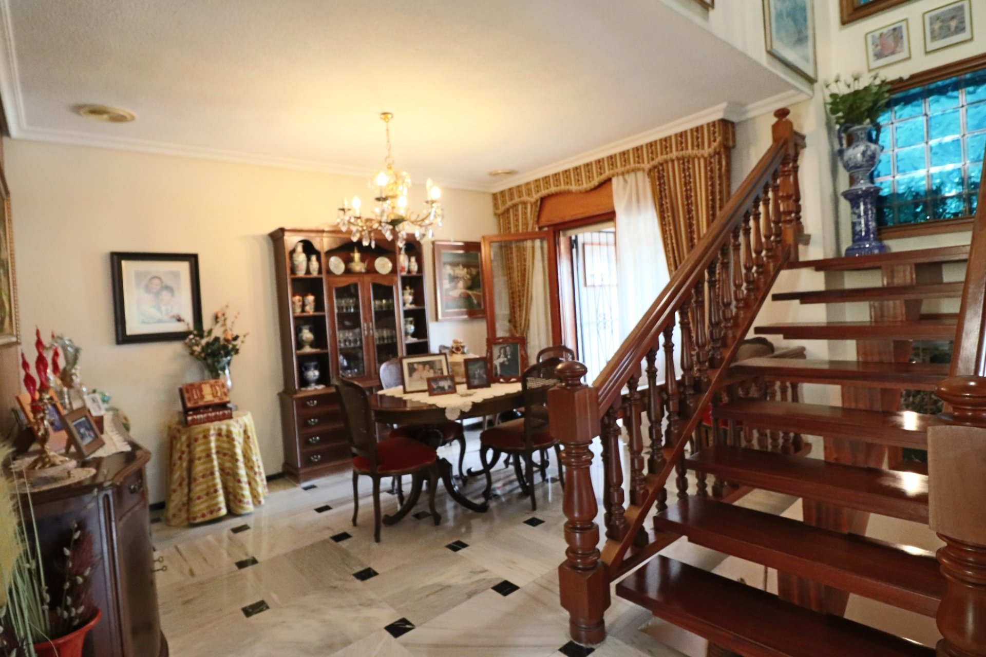 Spacious luxury villa with ocean views, a private pool, and a large garden in La Nucía