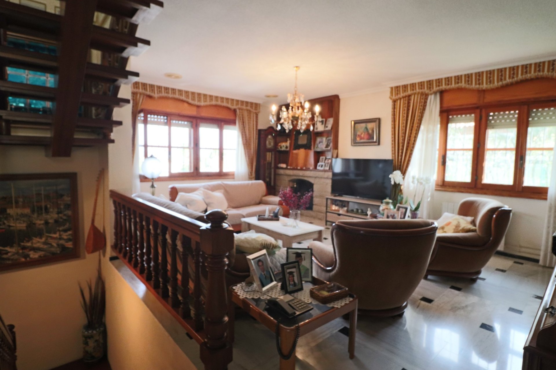 Spacious luxury villa with ocean views, a private pool, and a large garden in La Nucía