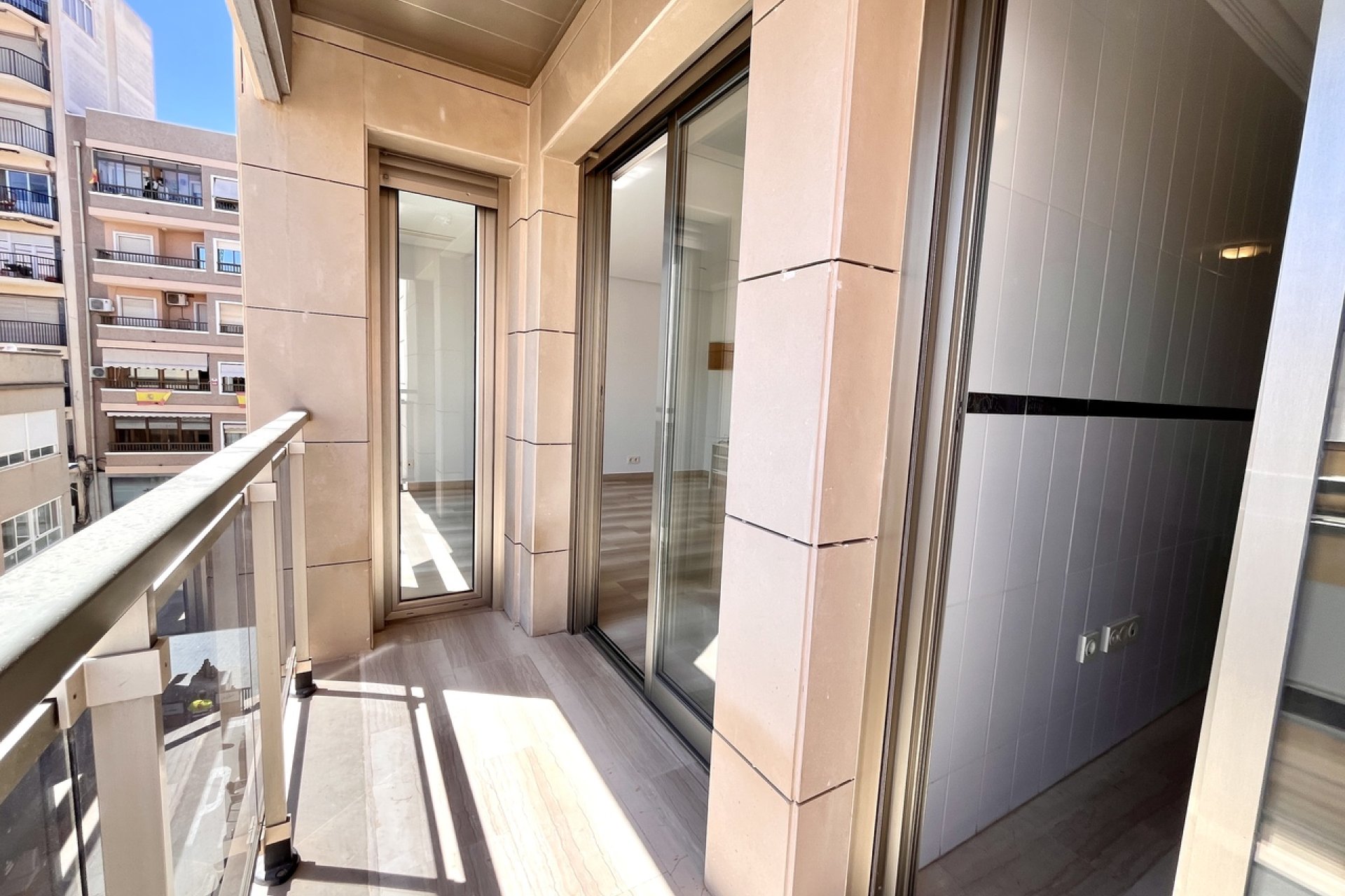 Spacious, modern 4-bedroom apartment near the beach in Santa Pola