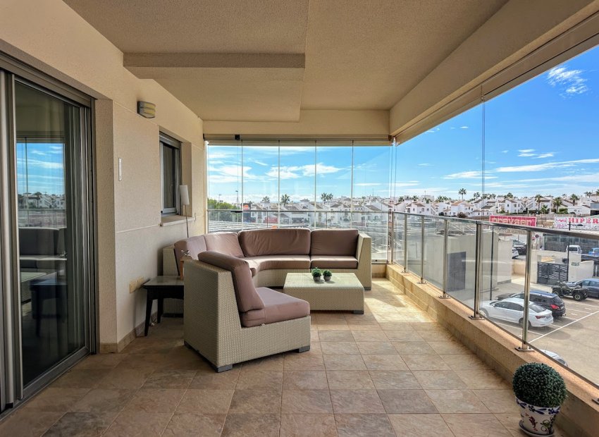 Spacious, modern apartment with ocean views and luxury amenities in Orihuela Costa