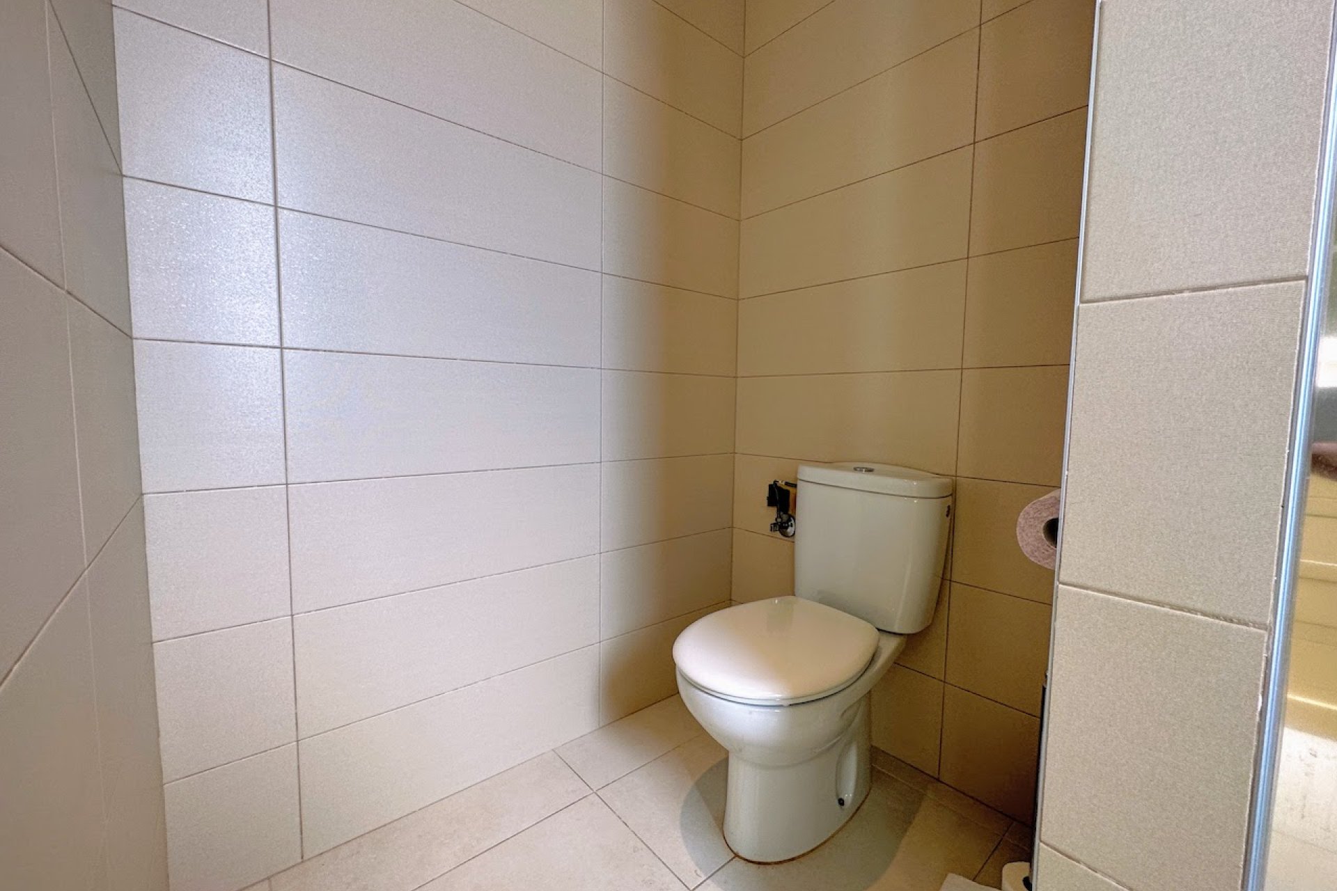 Spacious, modern apartment with ocean views and luxury amenities in Orihuela Costa