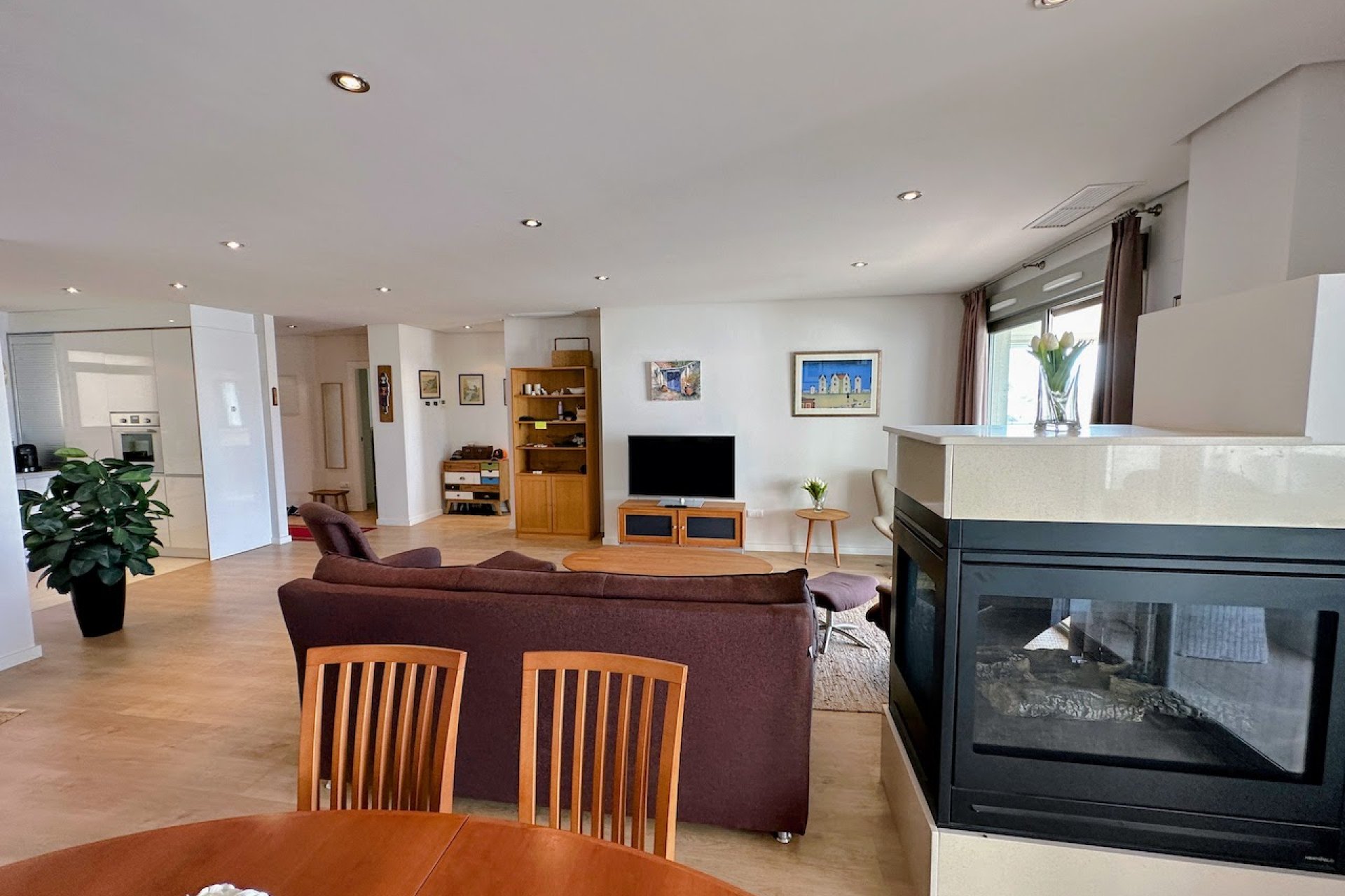 Spacious, modern apartment with ocean views and luxury amenities in Orihuela Costa