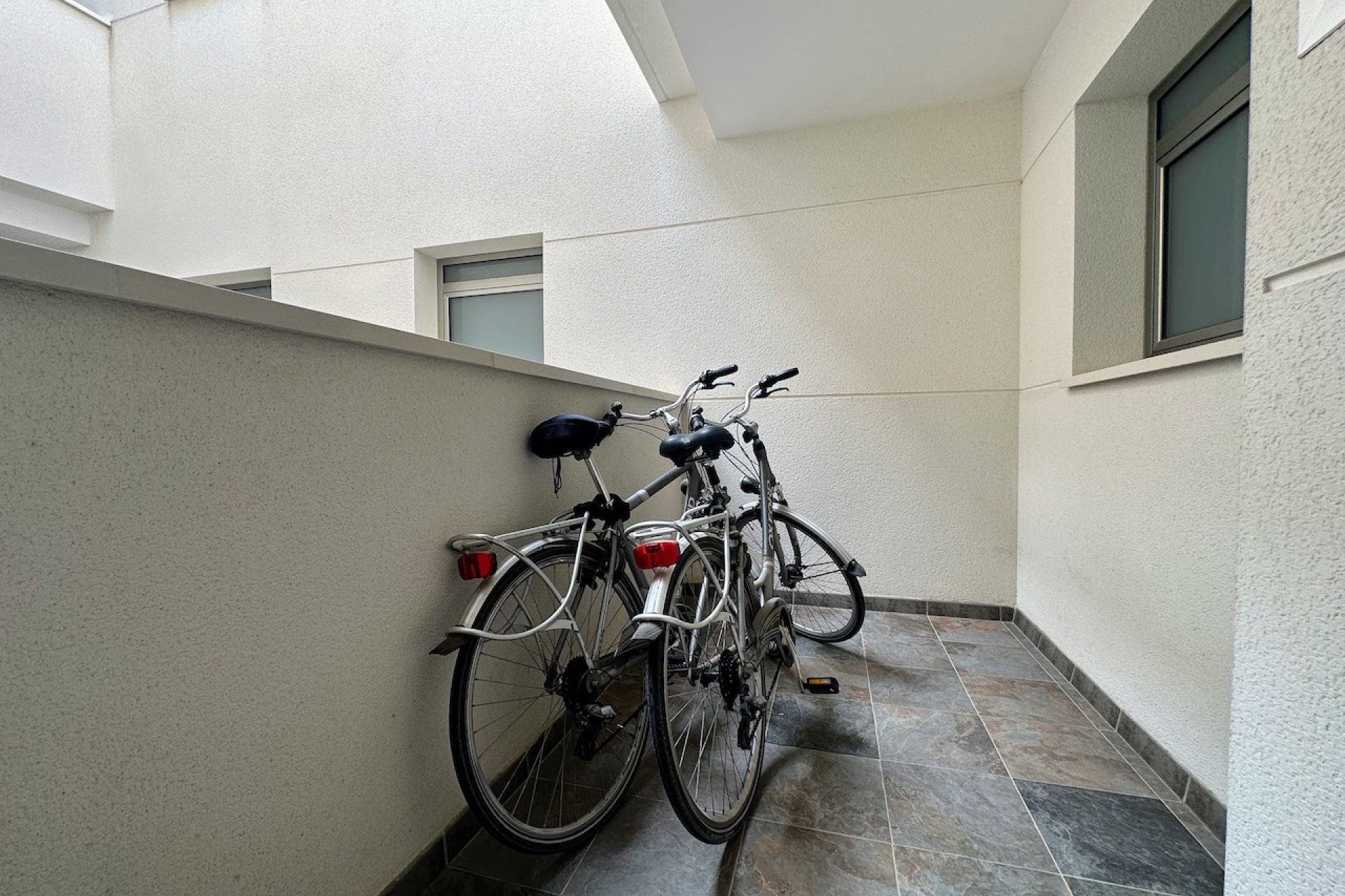 Spacious, modern apartment with ocean views and luxury amenities in Orihuela Costa