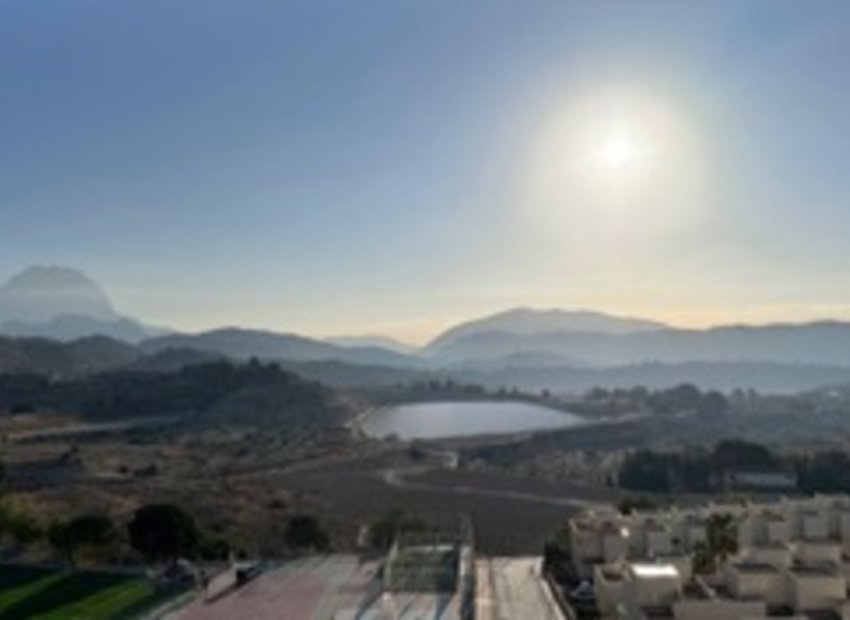 Spacious new-build apartment with 4 bedrooms, swimming pool, and garage in Relleu