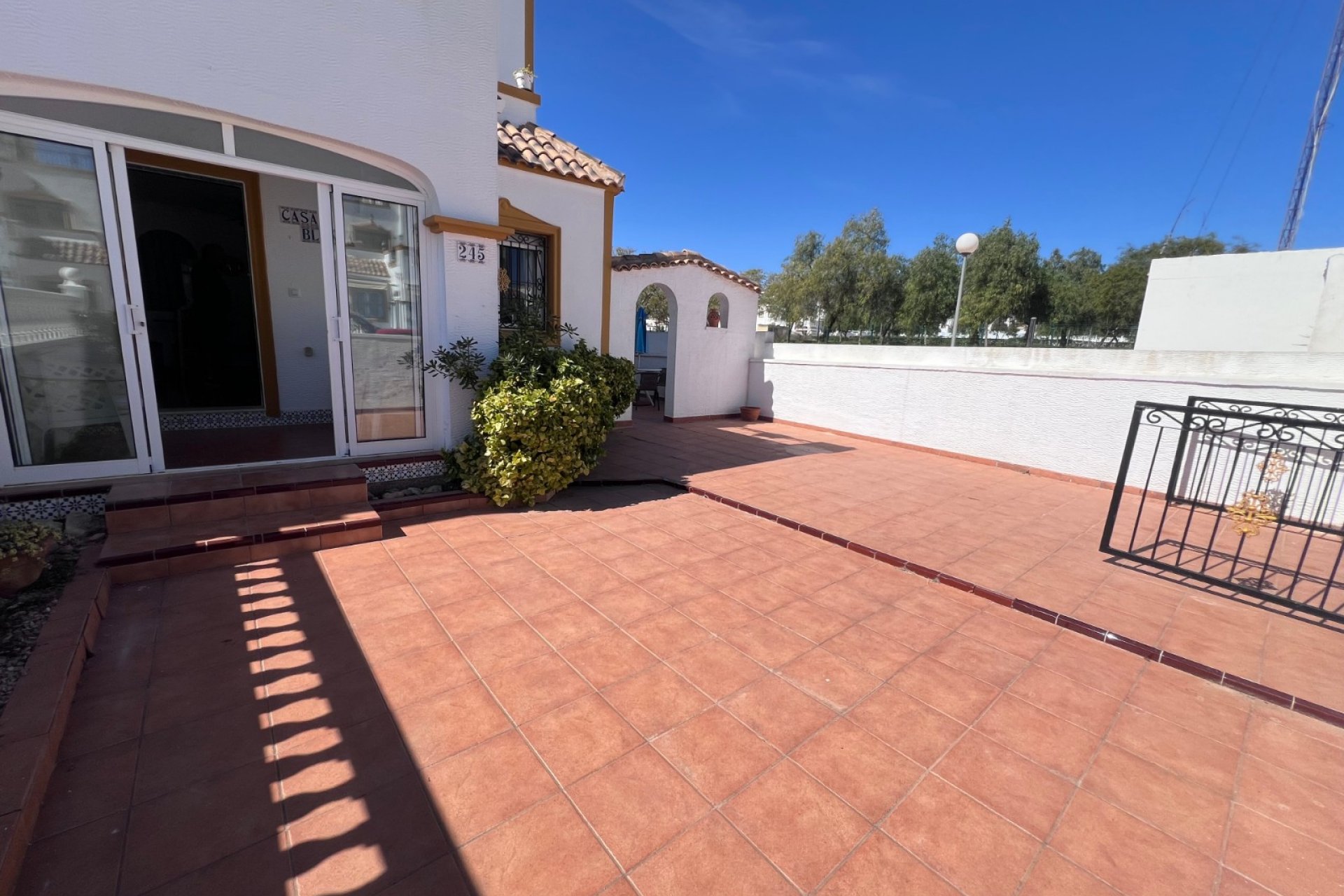 Spacious quad house with a garden, sunroom, and pool near Vistabella Golf, Orihuela