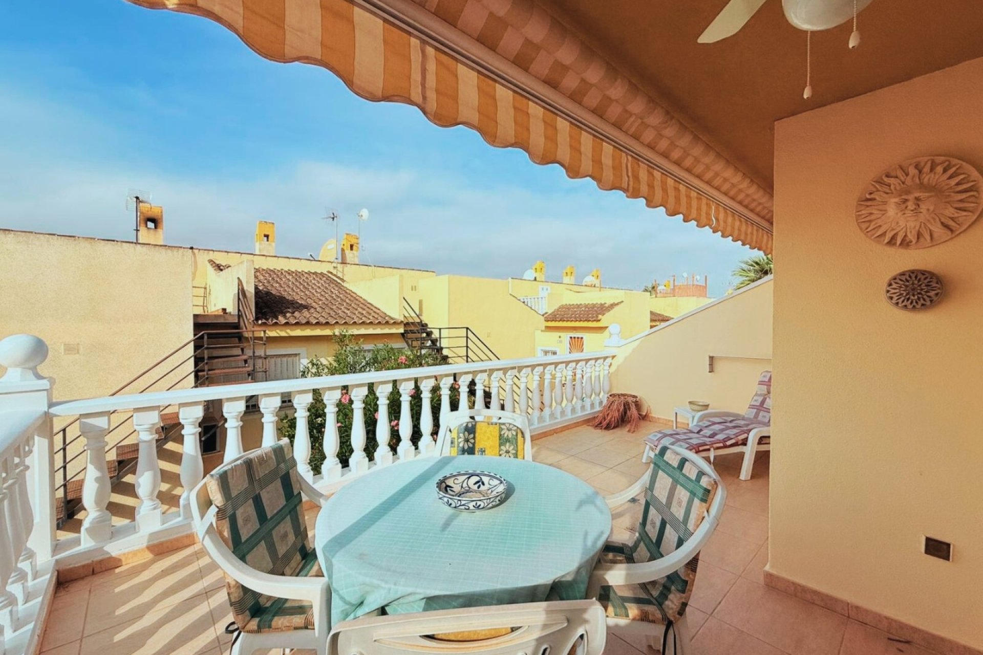 Spacious renovated 'maite' house with 4 bedrooms and communal pool in Benijofar