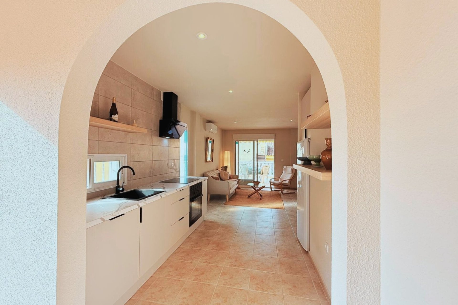 Spacious renovated 'maite' house with 4 bedrooms and communal pool in Benijofar