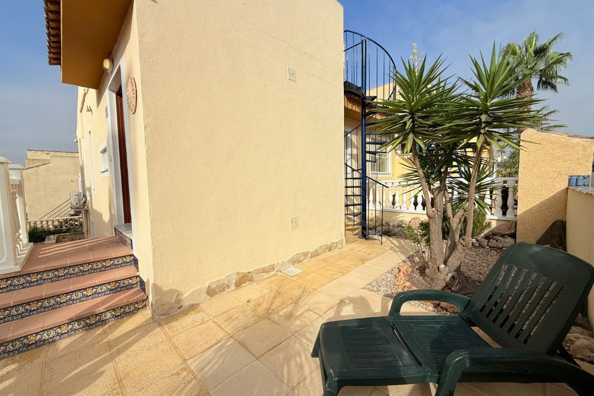 Spacious renovated 'maite' house with 4 bedrooms and communal pool in Benijofar
