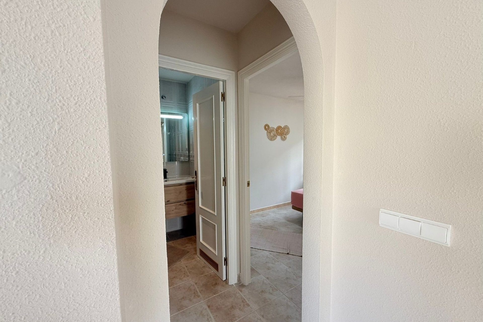 Spacious renovated 'maite' house with 4 bedrooms and communal pool in Benijofar