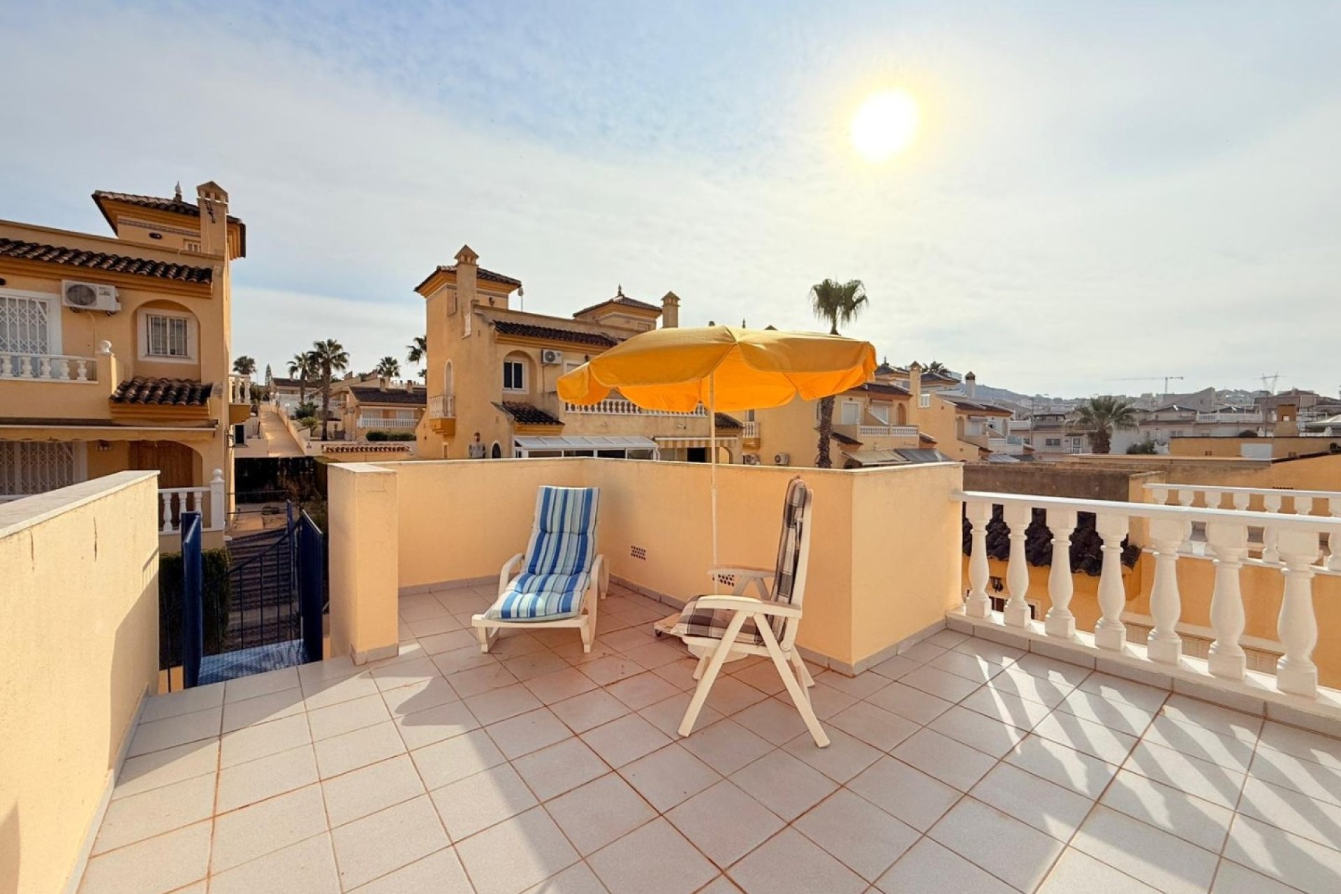 Spacious renovated 'maite' house with 4 bedrooms and communal pool in Benijofar