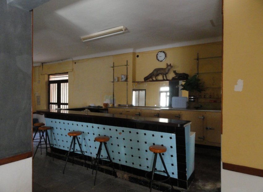 Spacious townhouse in Bolulla, 6 bedrooms, 3 bathrooms, beautiful nature