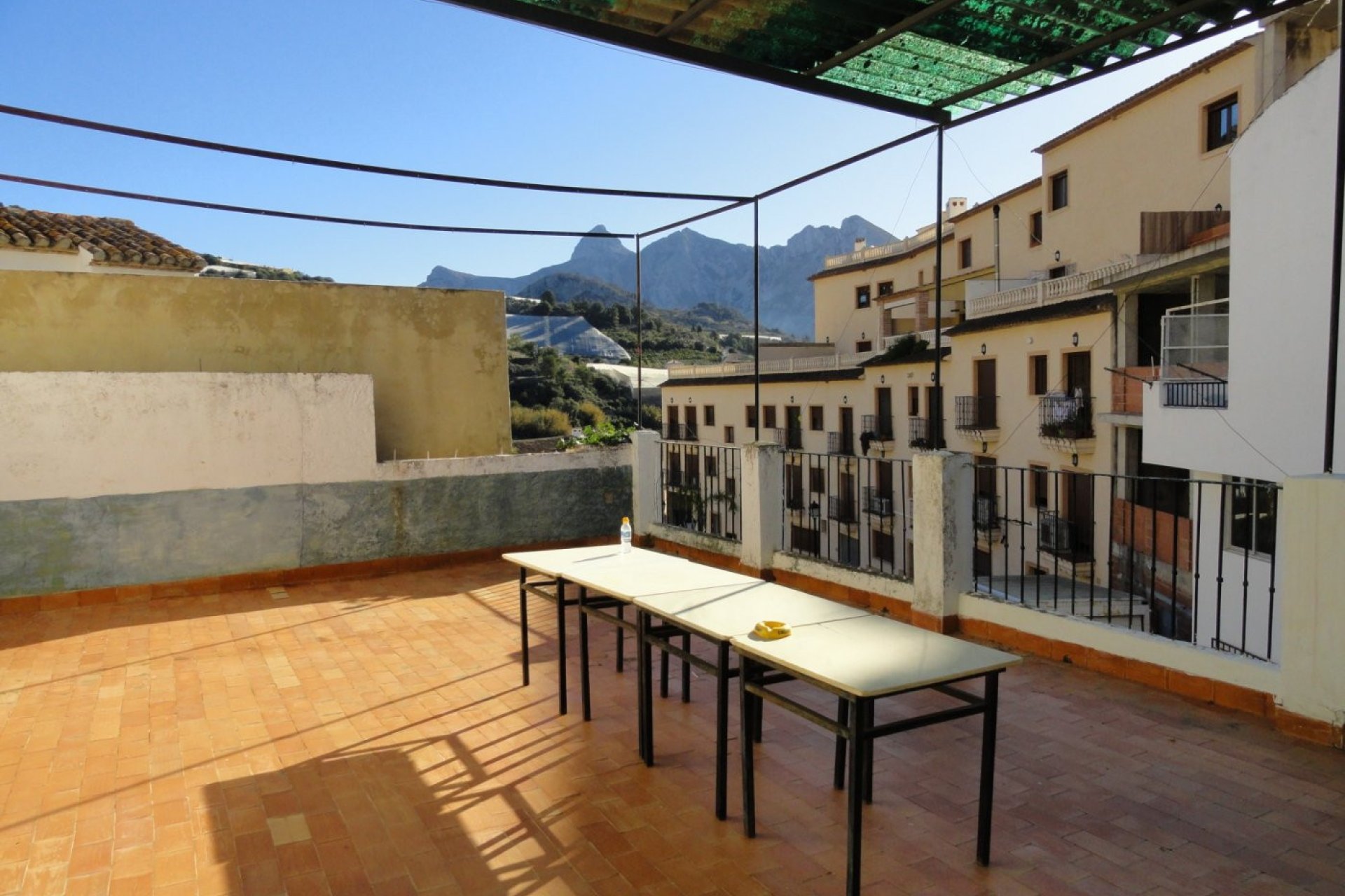 Spacious townhouse in Bolulla, 6 bedrooms, 3 bathrooms, beautiful nature