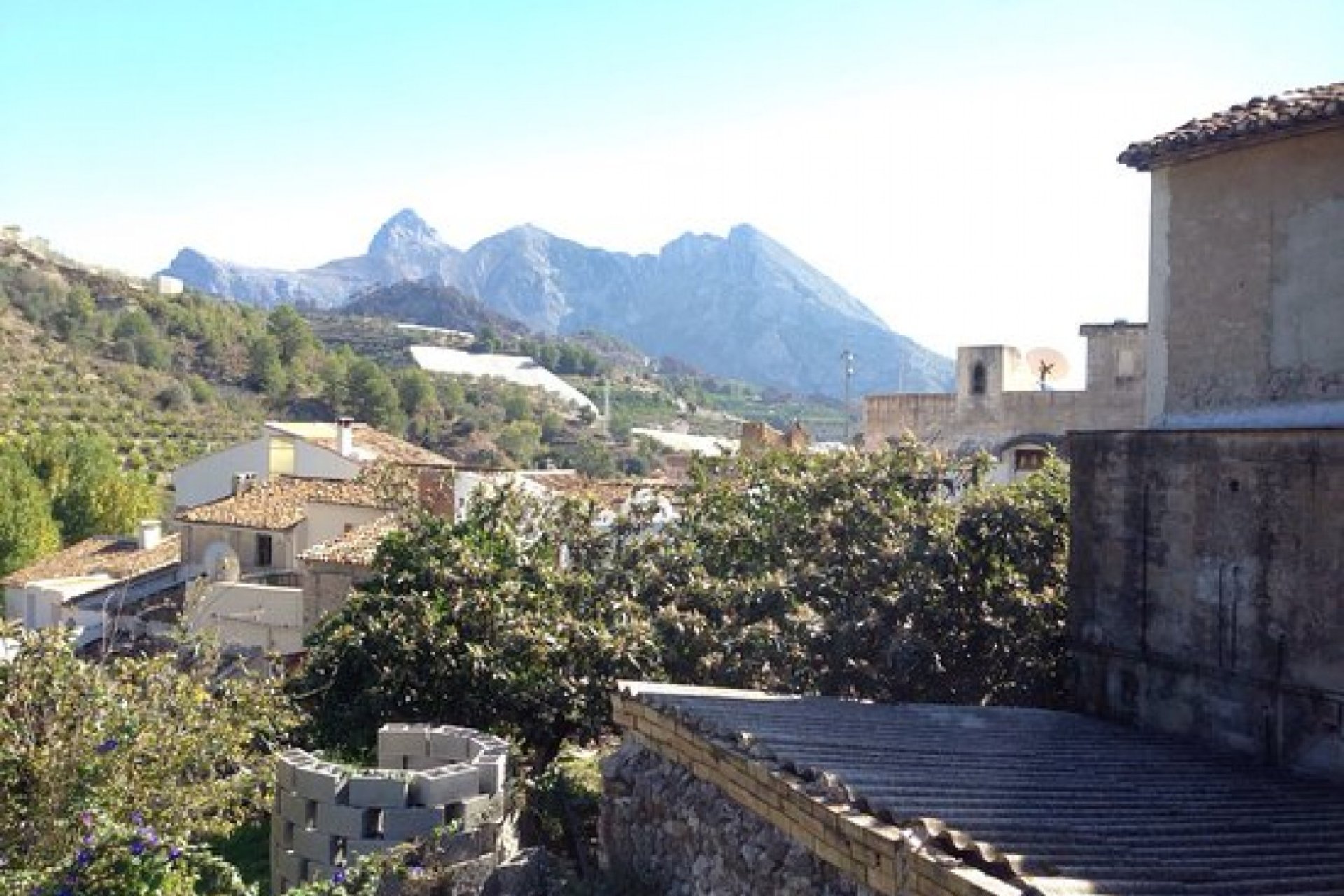 Spacious townhouse in Bolulla, 6 bedrooms, 3 bathrooms, beautiful nature