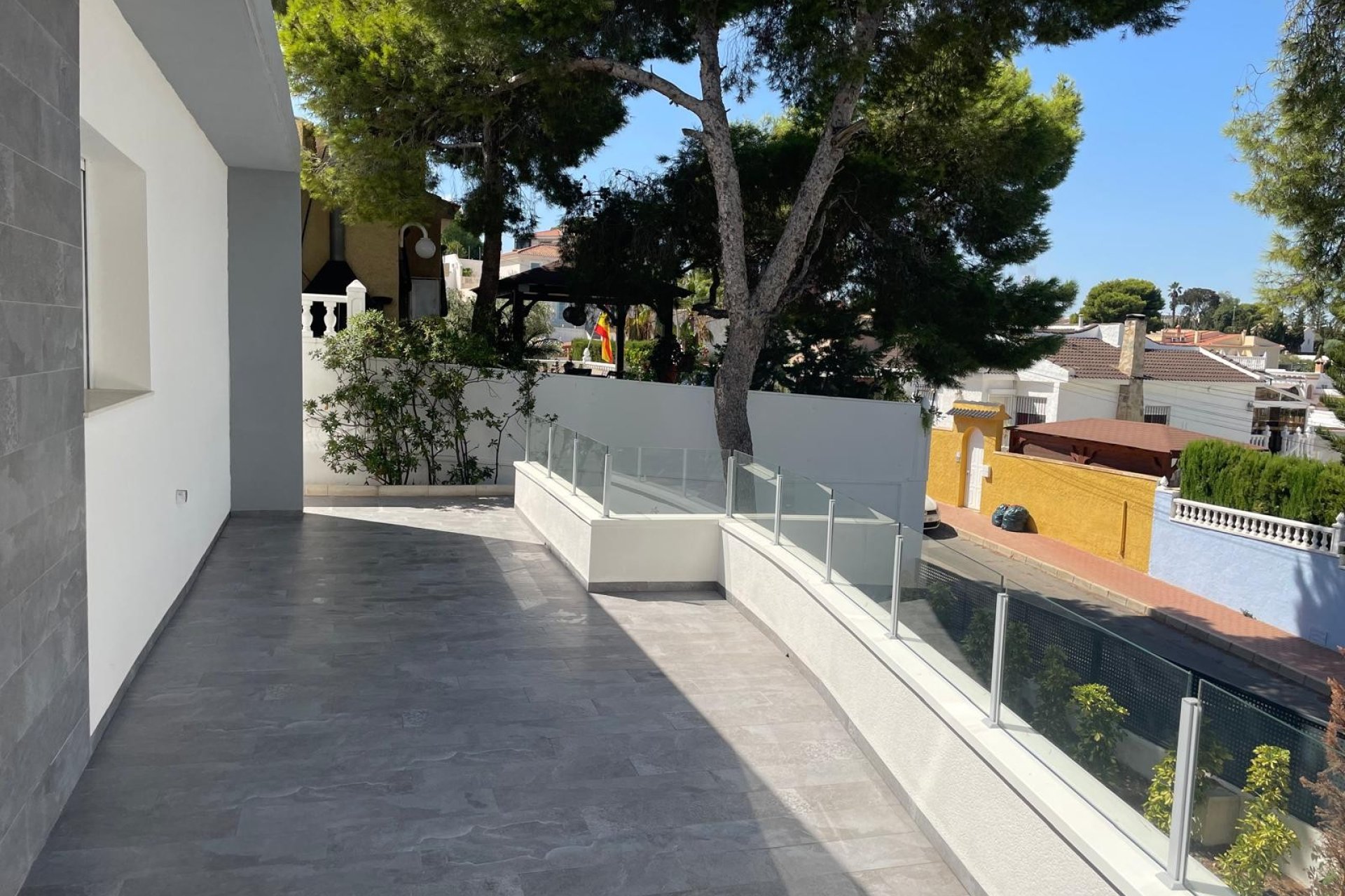 Spacious villa in Torrevieja with 6 bedrooms and private pool