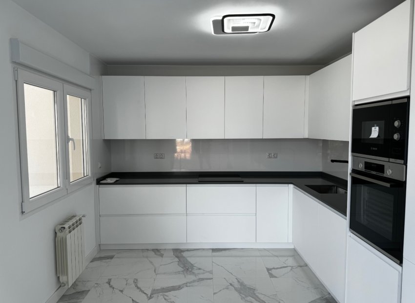 Spacious villa in Torrevieja with 6 bedrooms and private pool