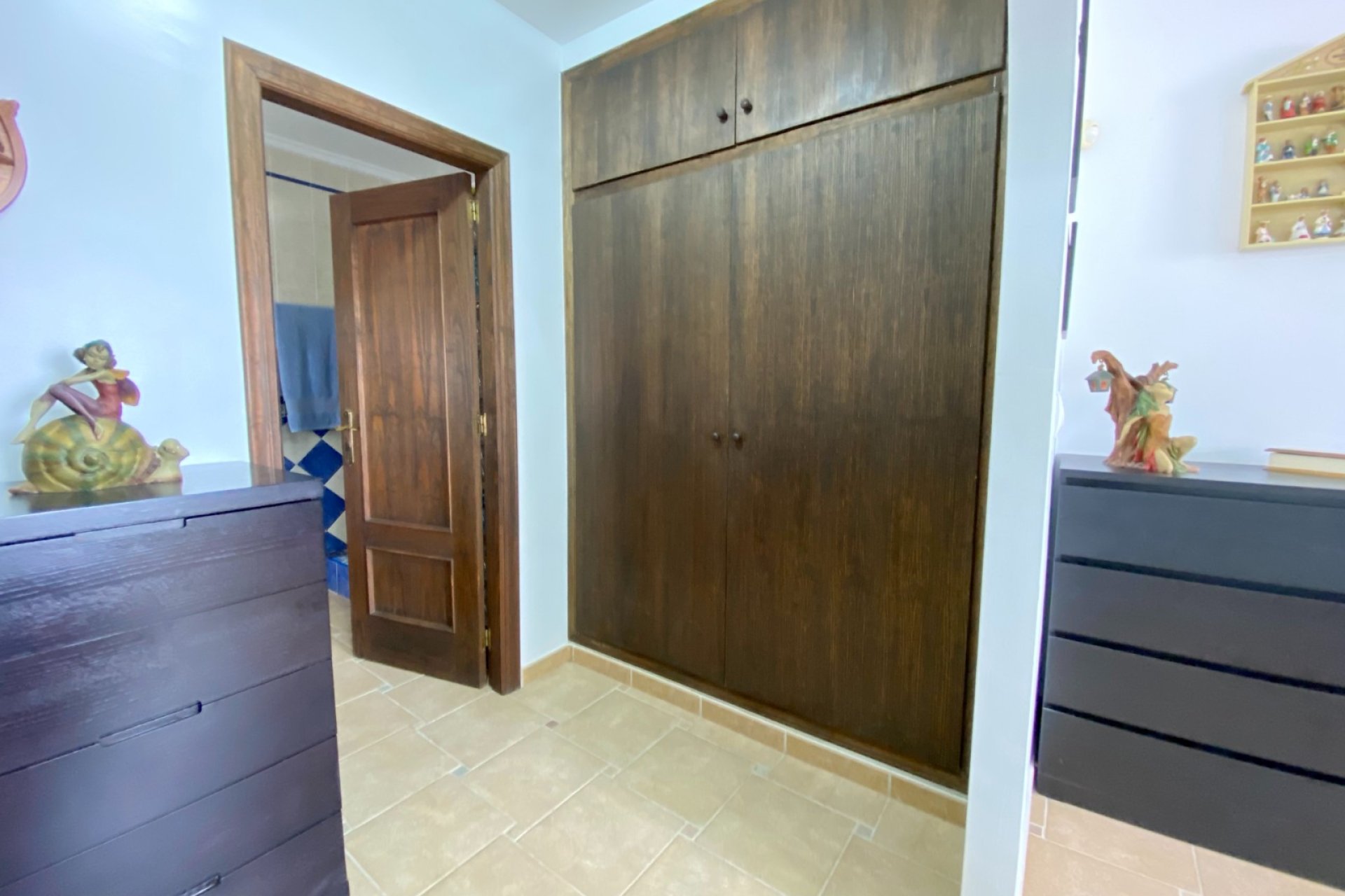 Spacious villa with a private pool and panoramic mountain views in Algorfa